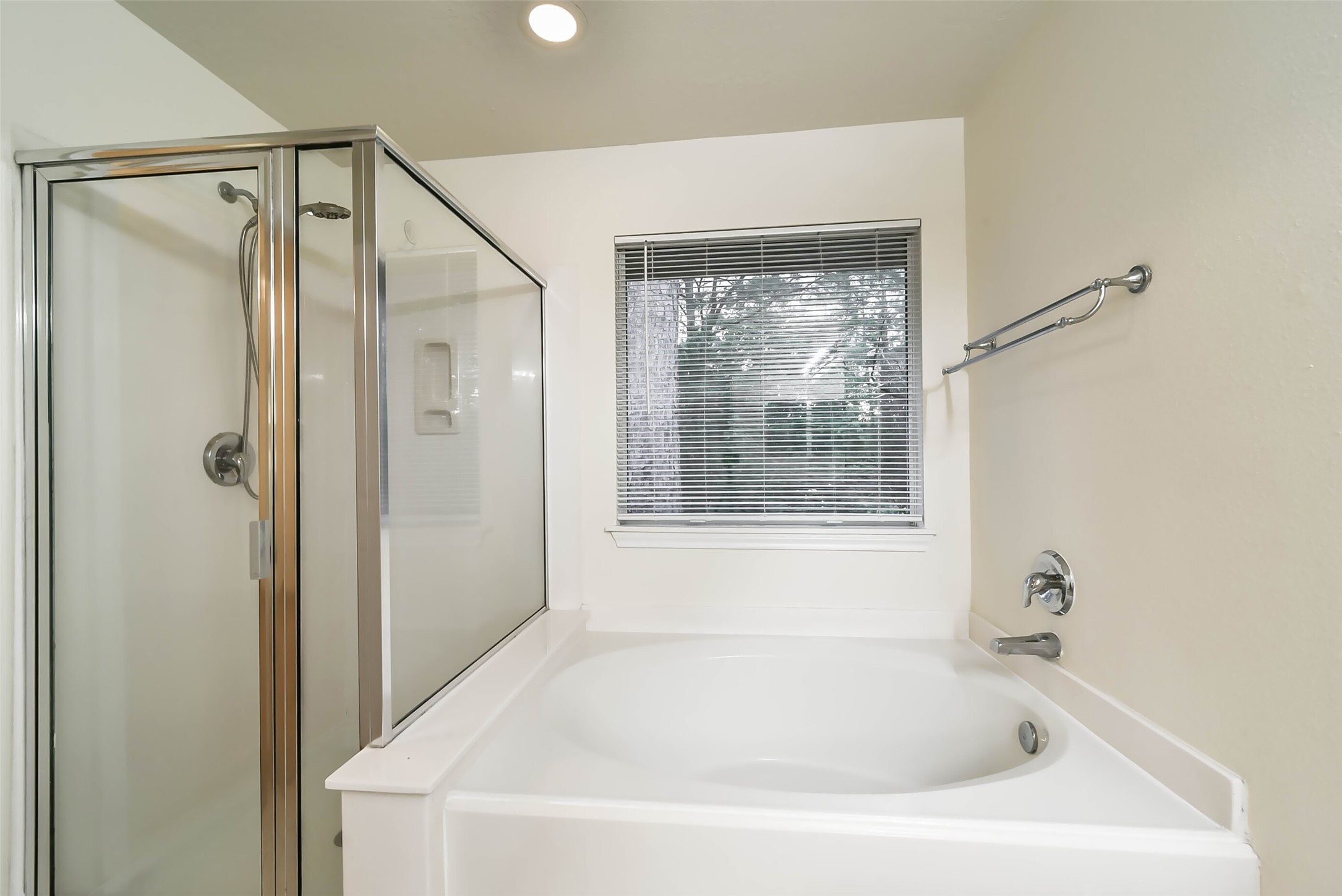 246 W Stedhill Loop Loop, The Woodlands, TX 77384