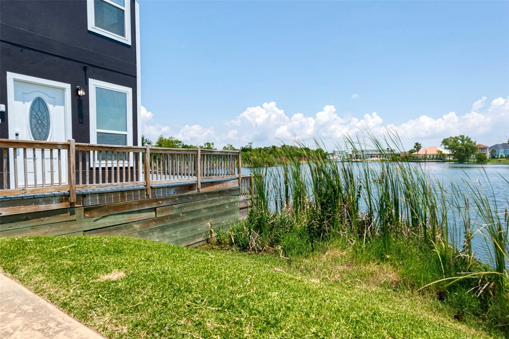 2730 Avenue D, San Leon, TX 77539