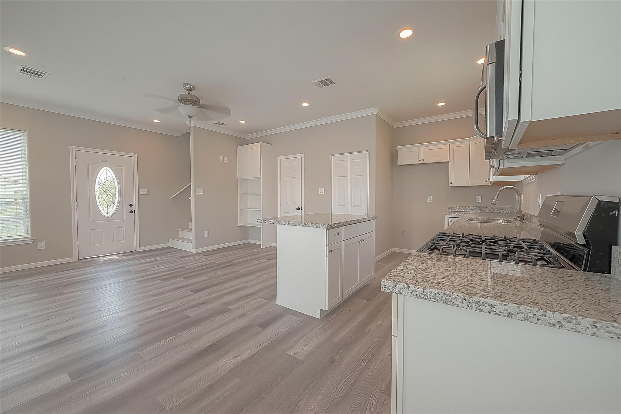 2730 Avenue D, San Leon, TX 77539