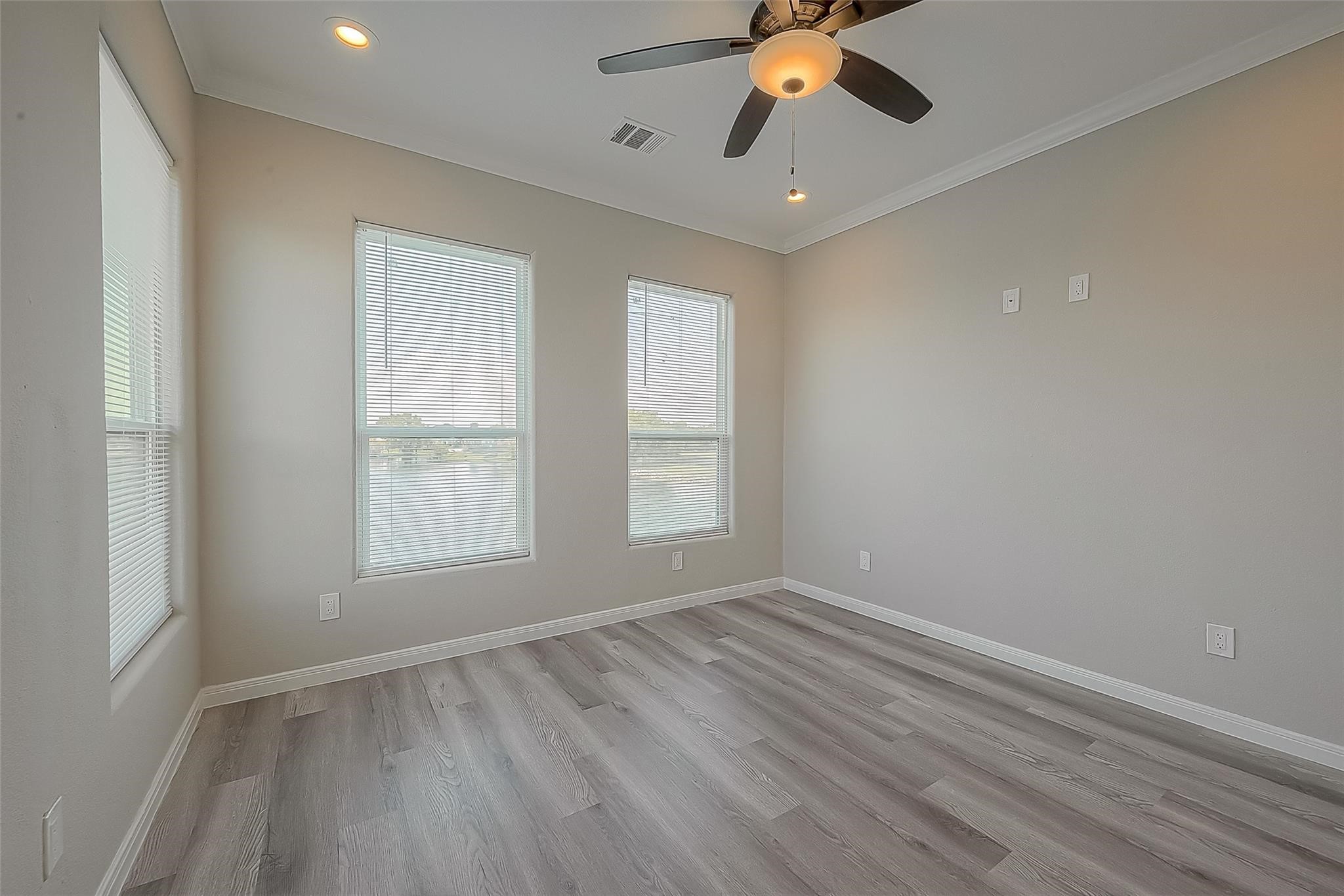 2730 Avenue D, San Leon, TX 77539