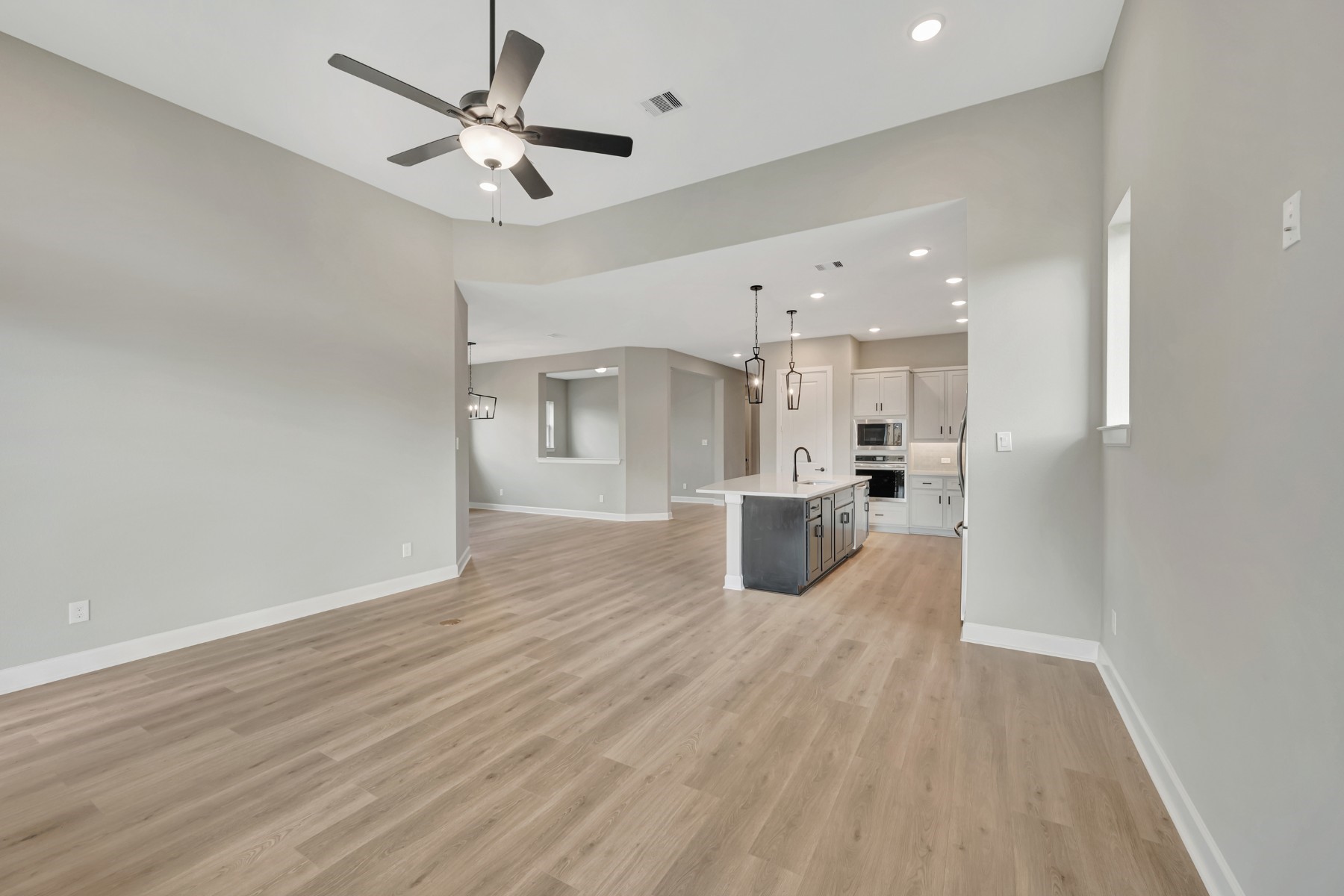 2335 Verano Street, Montgomery, TX 77316
