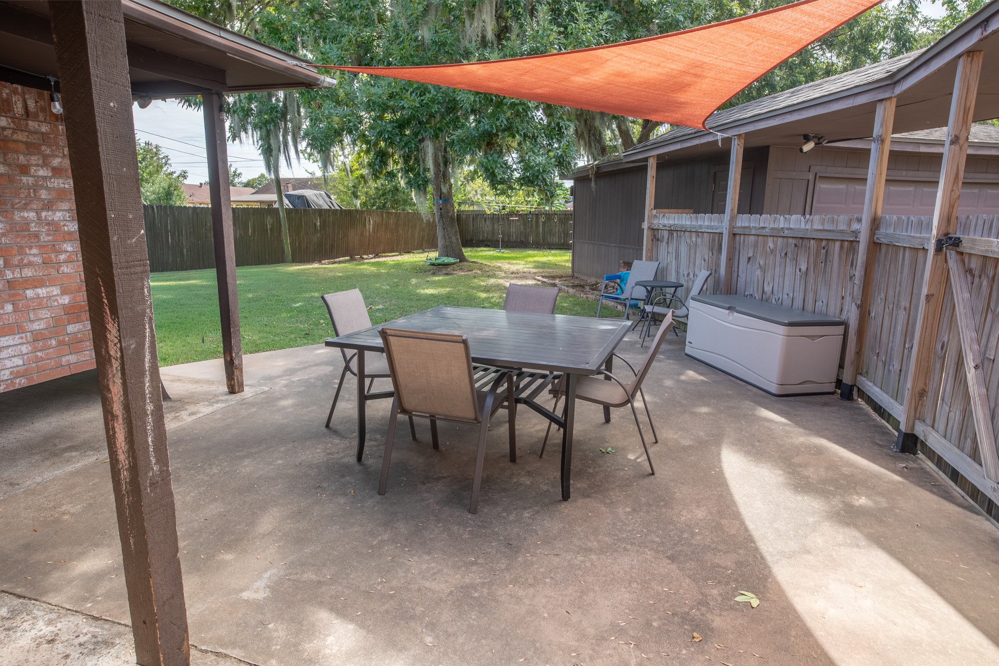 107 Anchusa Street Street, Lake Jackson, TX 77566