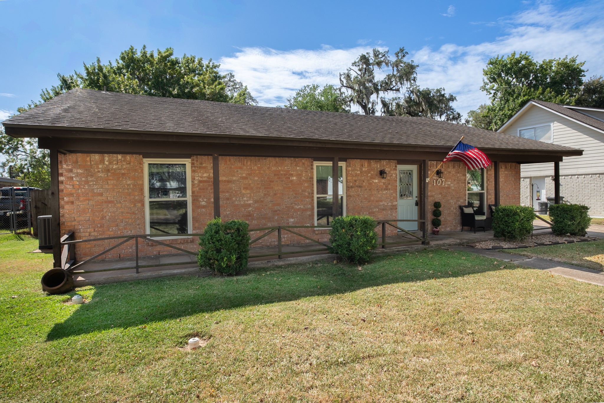 107 Anchusa Street Street, Lake Jackson, TX 77566