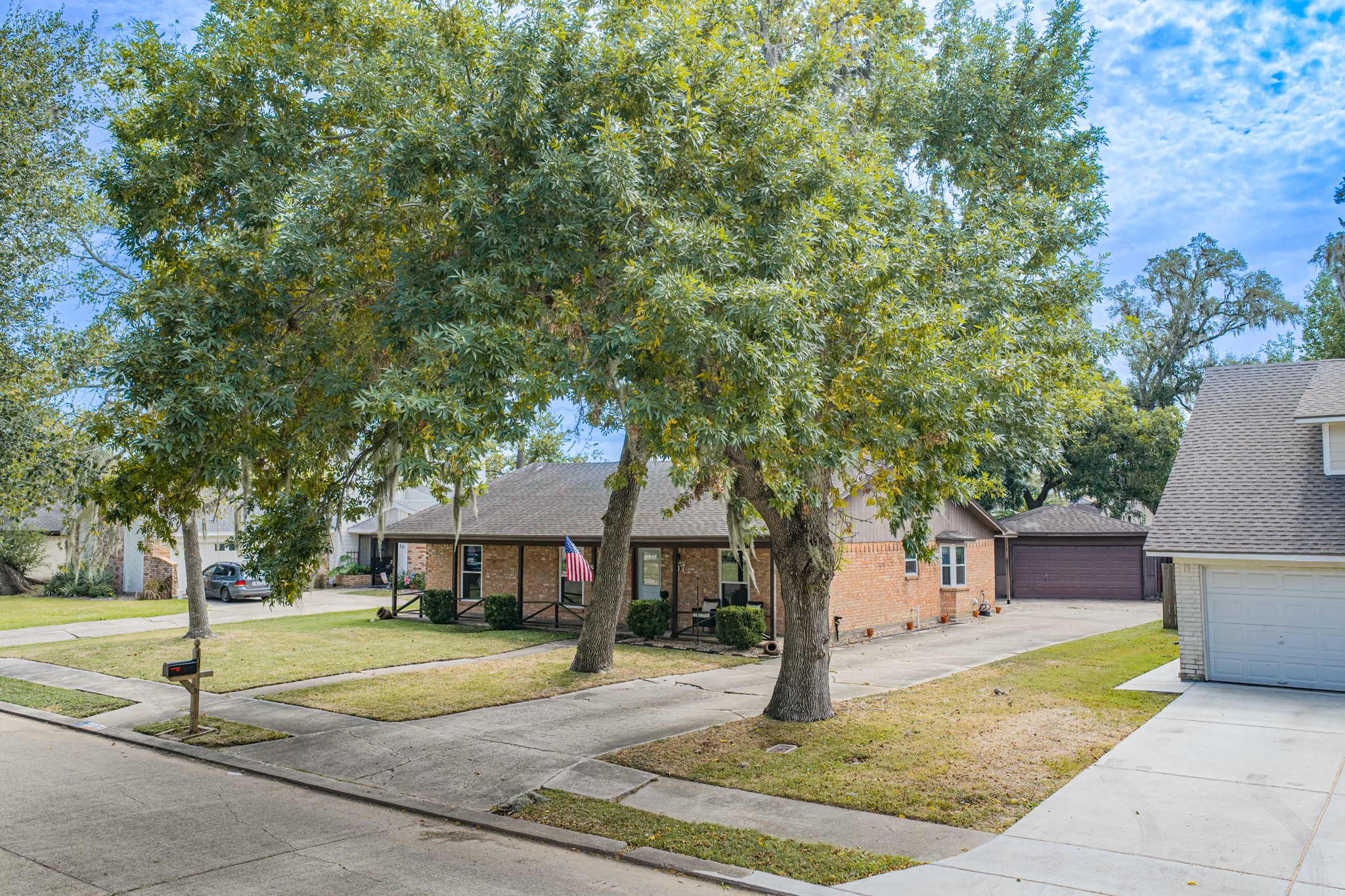 107 Anchusa Street Street, Lake Jackson, TX 77566