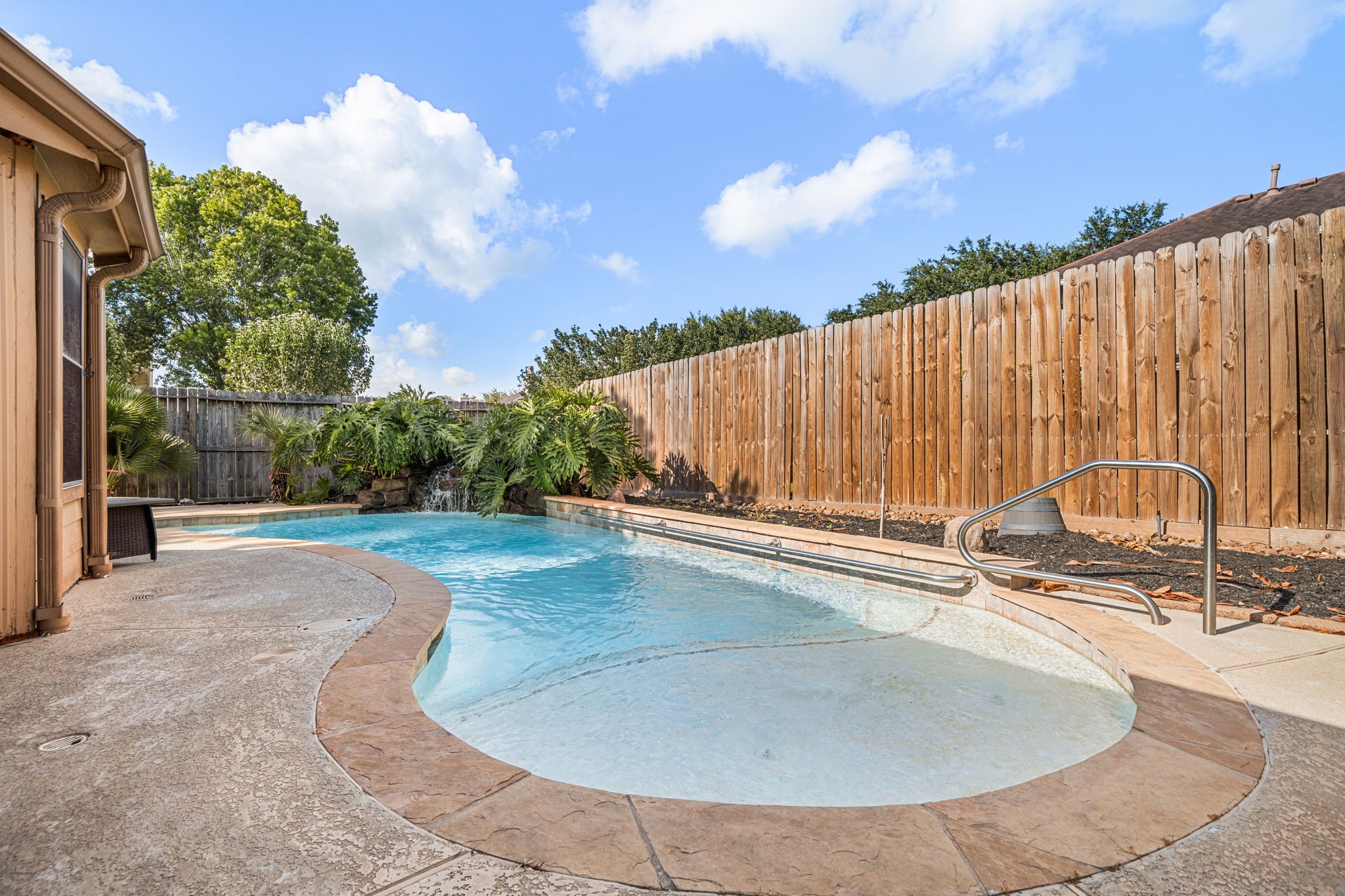 310 Cedar Lake Drive, League City, TX 77573