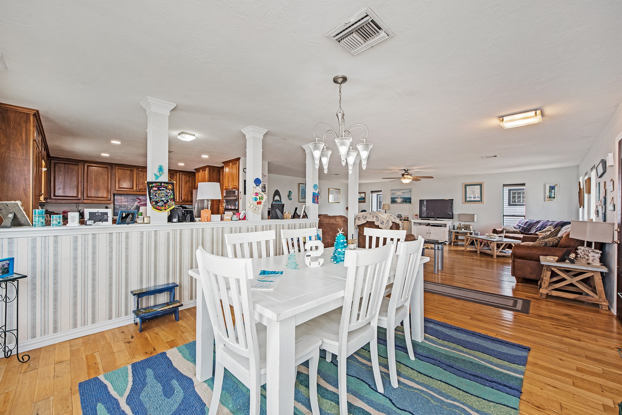 336 Admiral Circle, Tiki Island, TX 77554