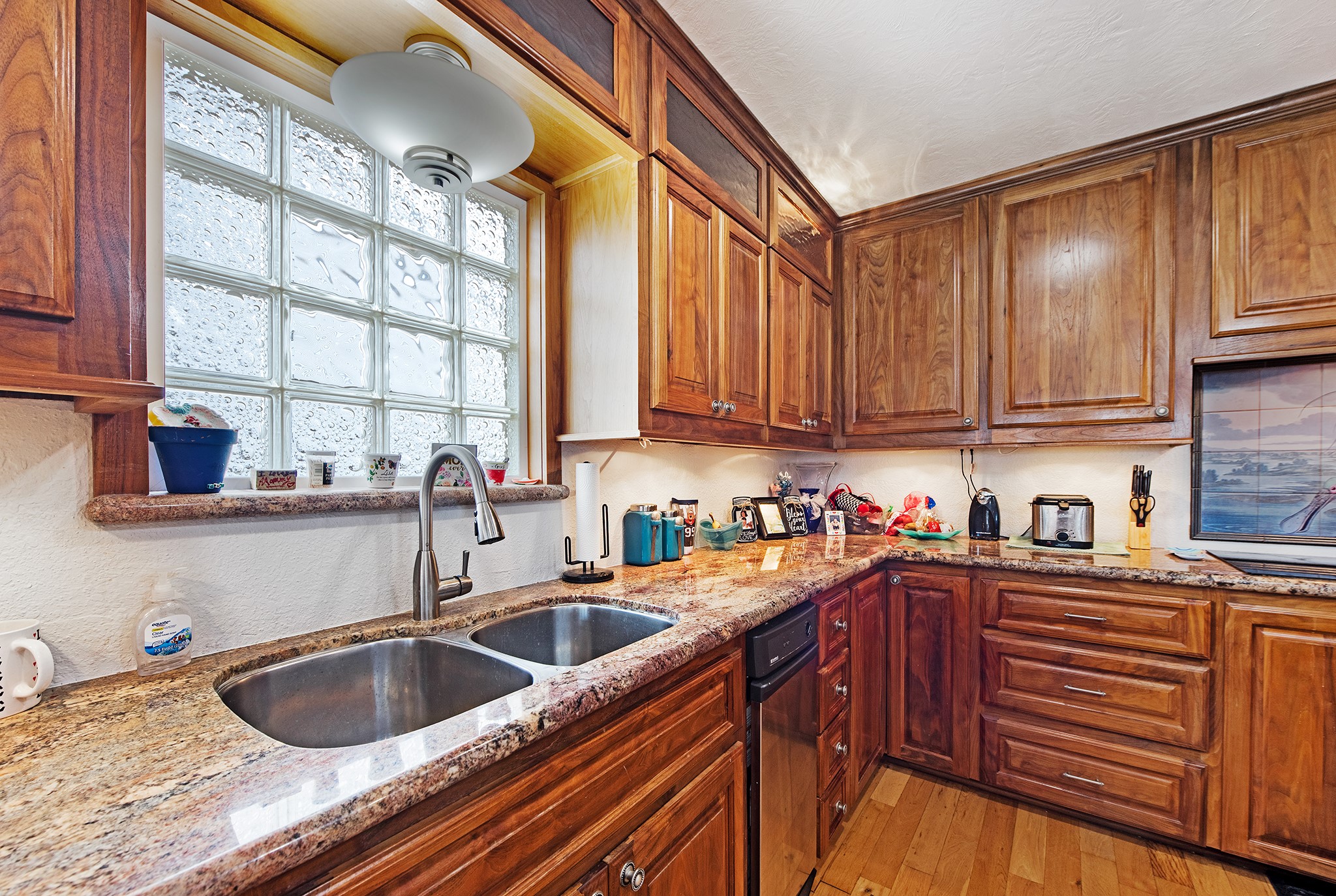 336 Admiral Circle, Tiki Island, TX 77554