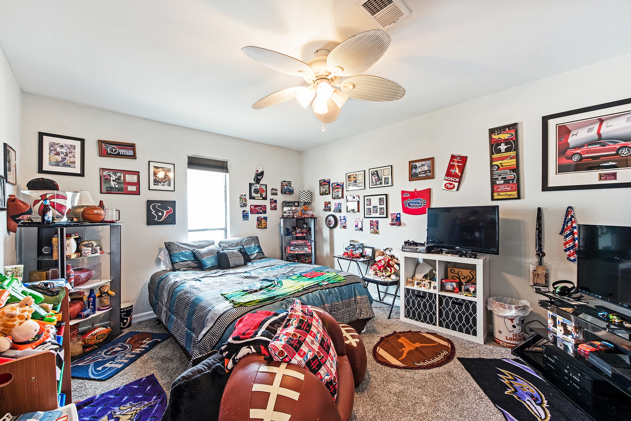 336 Admiral Circle, Tiki Island, TX 77554