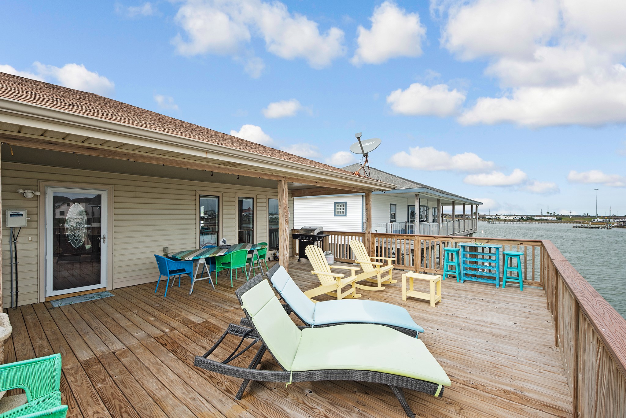 336 Admiral Circle, Tiki Island, TX 77554