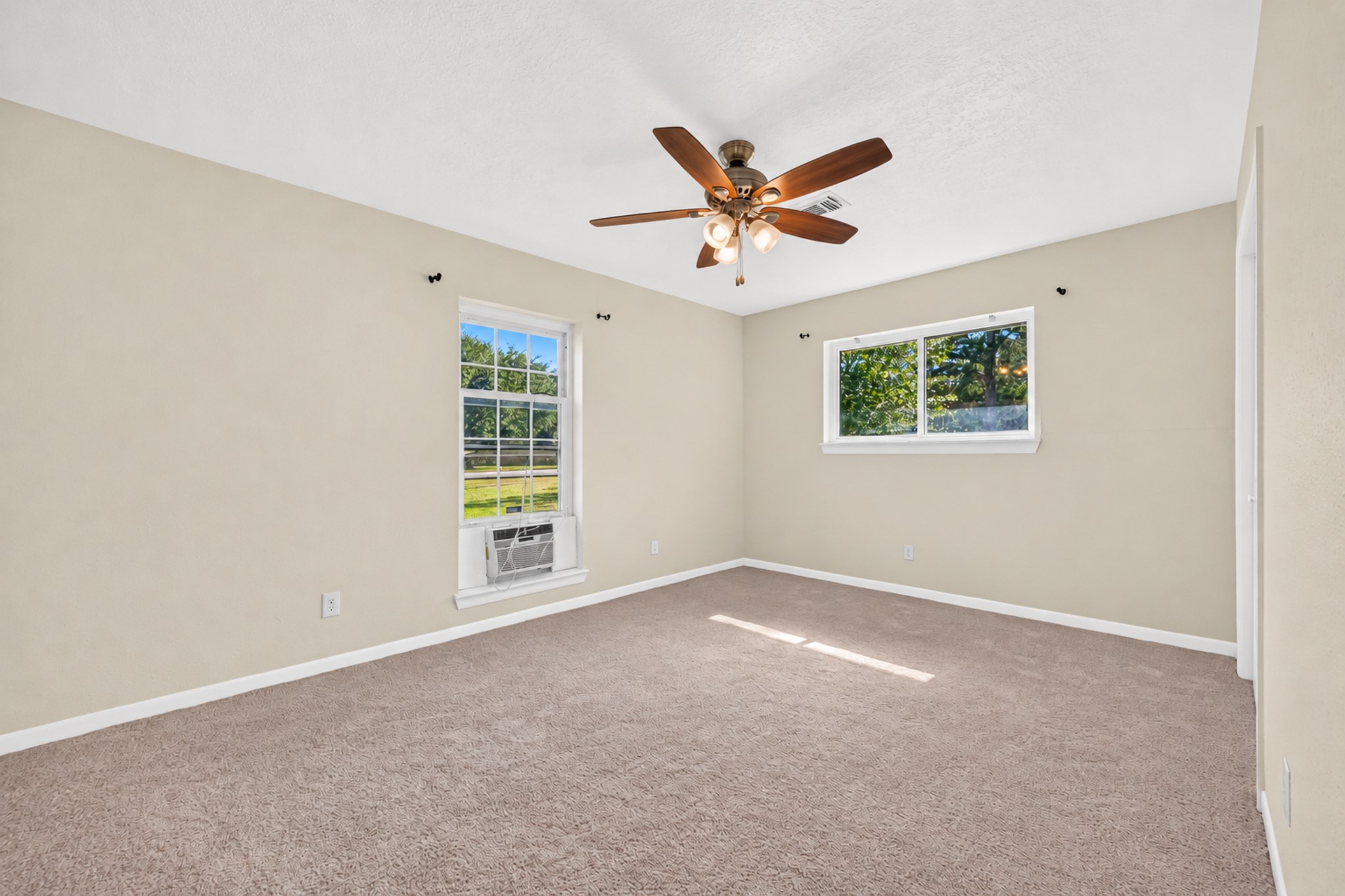 506 N Clear Creek Drive, Friendswood, TX 77546