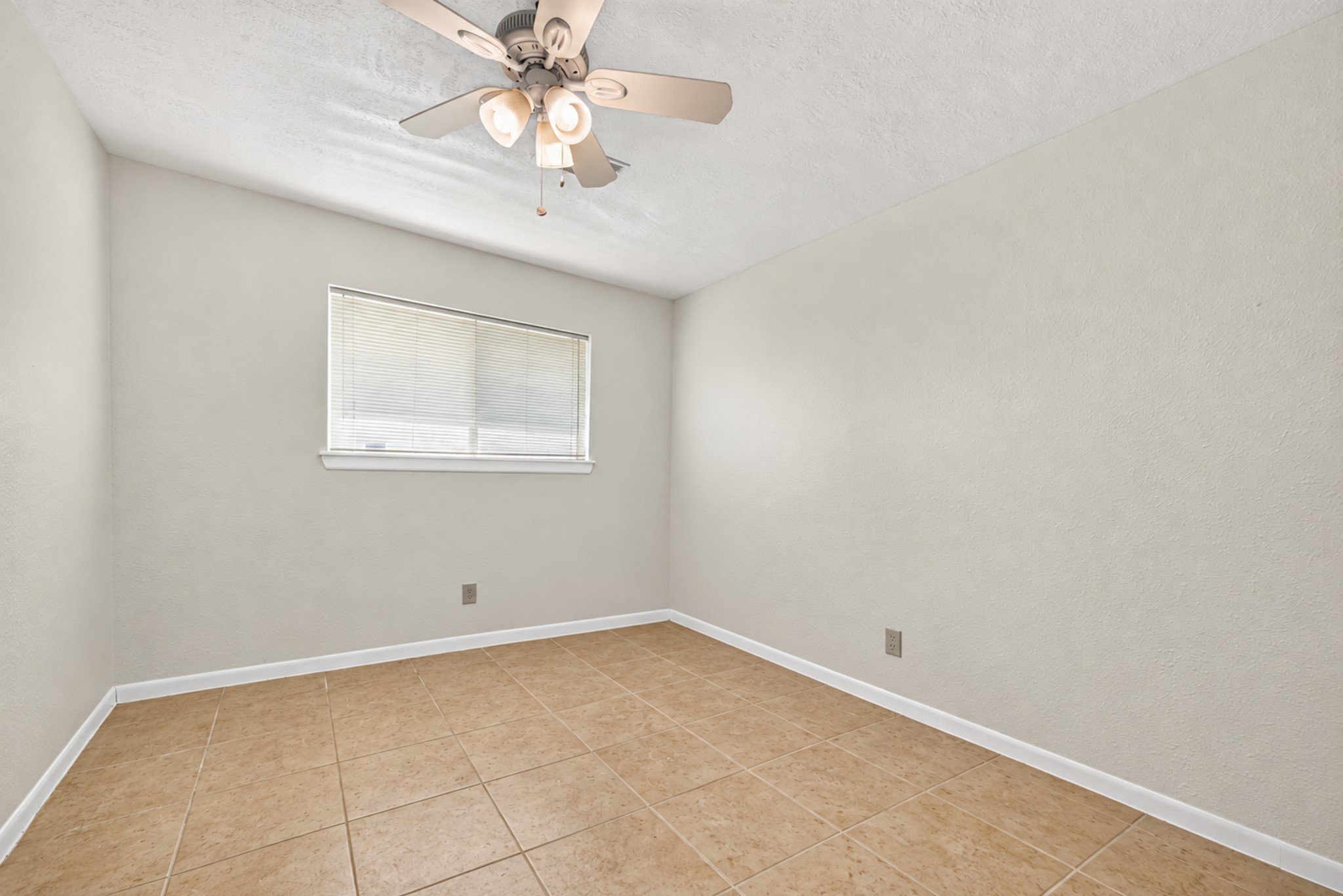 506 N Clear Creek Drive, Friendswood, TX 77546