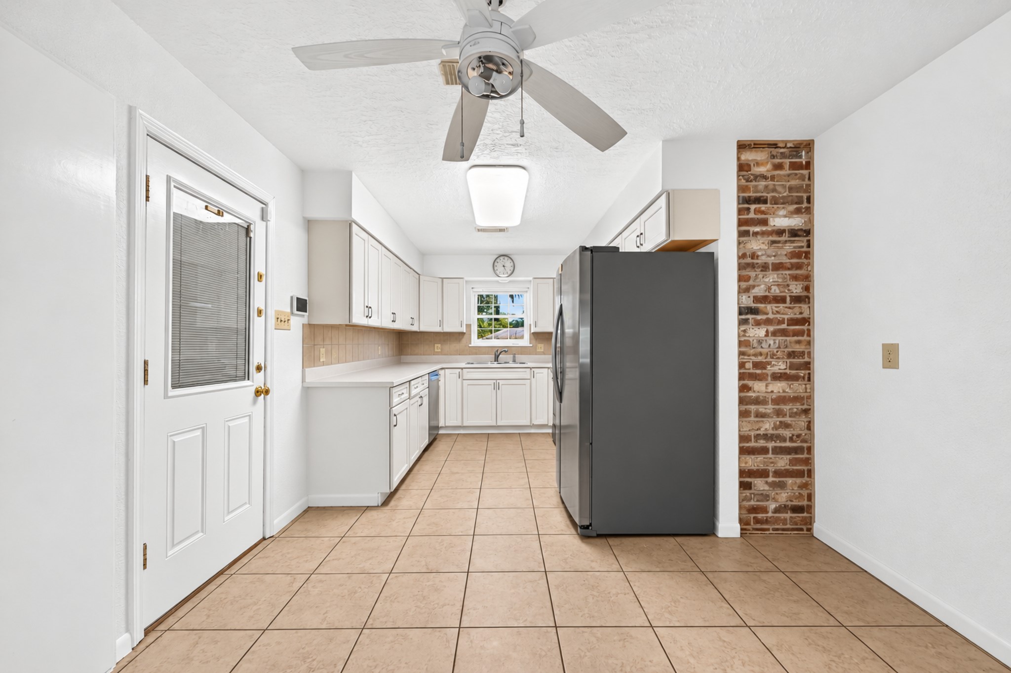 506 N Clear Creek Drive, Friendswood, TX 77546