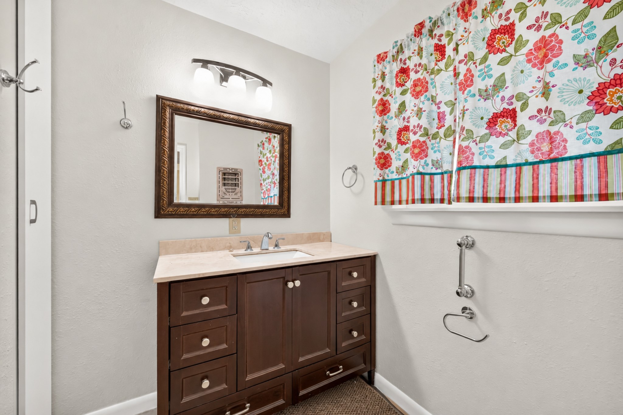506 N Clear Creek Drive, Friendswood, TX 77546