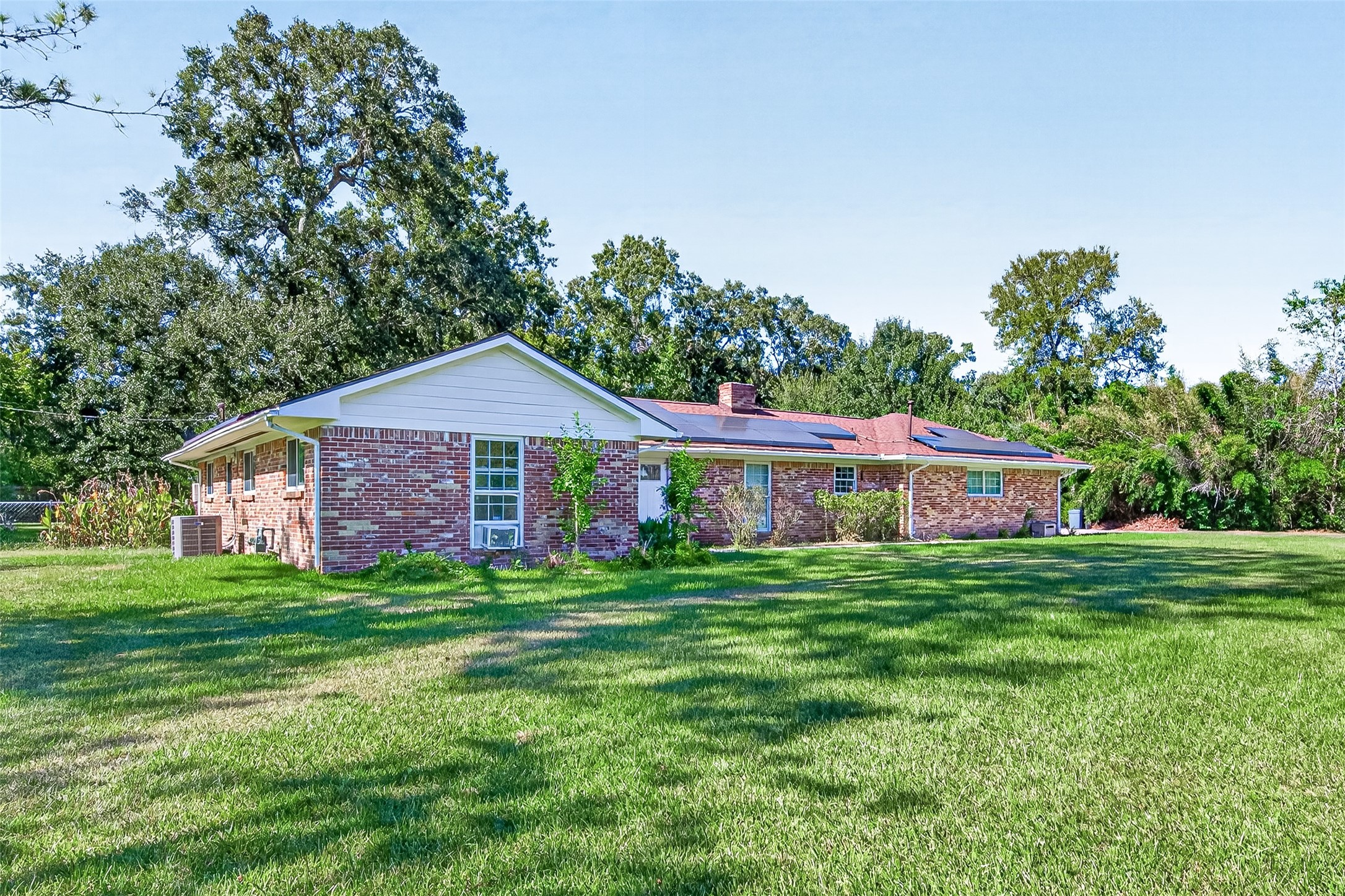 506 N Clear Creek Drive, Friendswood, TX 77546