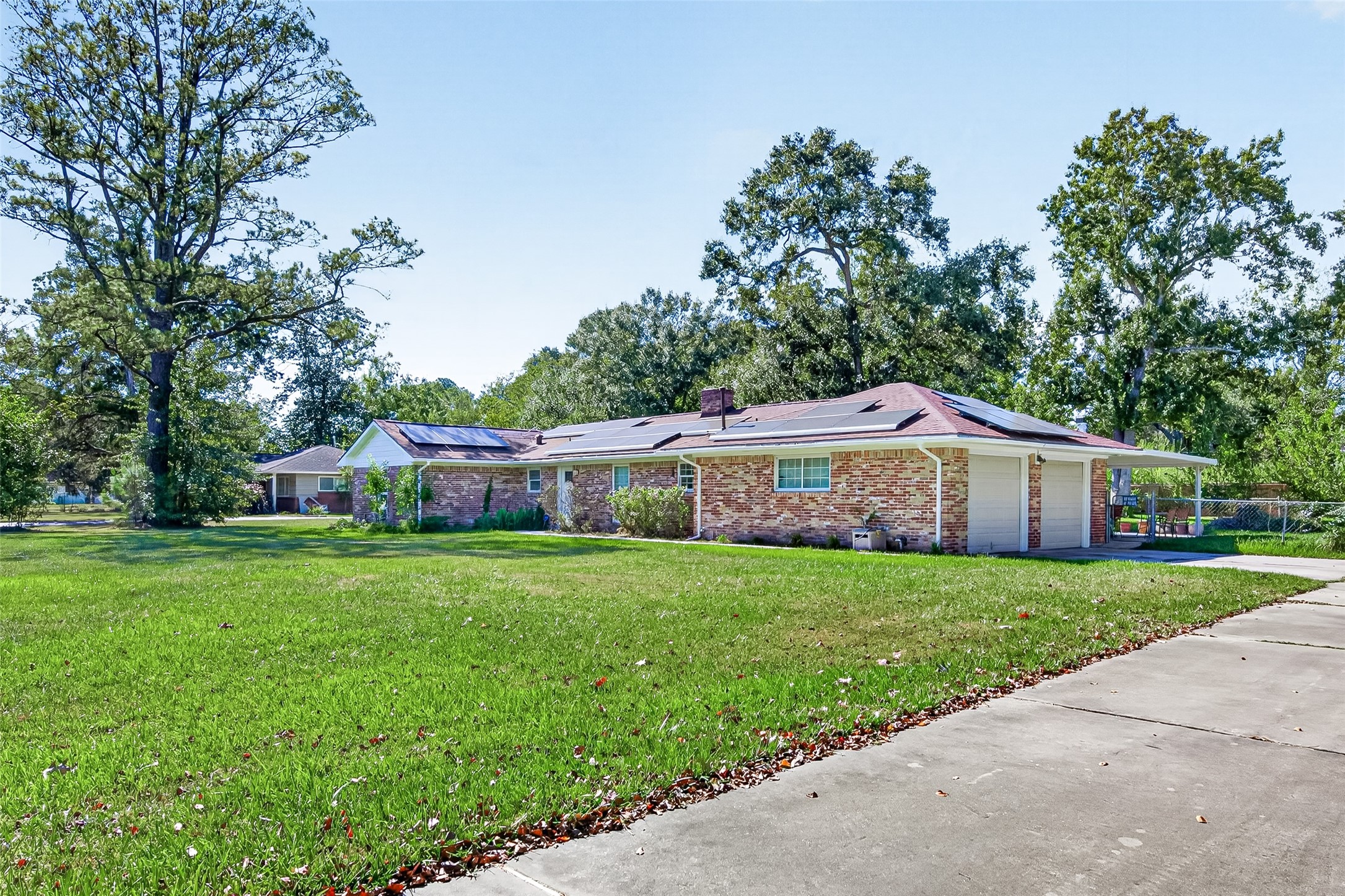 506 N Clear Creek Drive, Friendswood, TX 77546