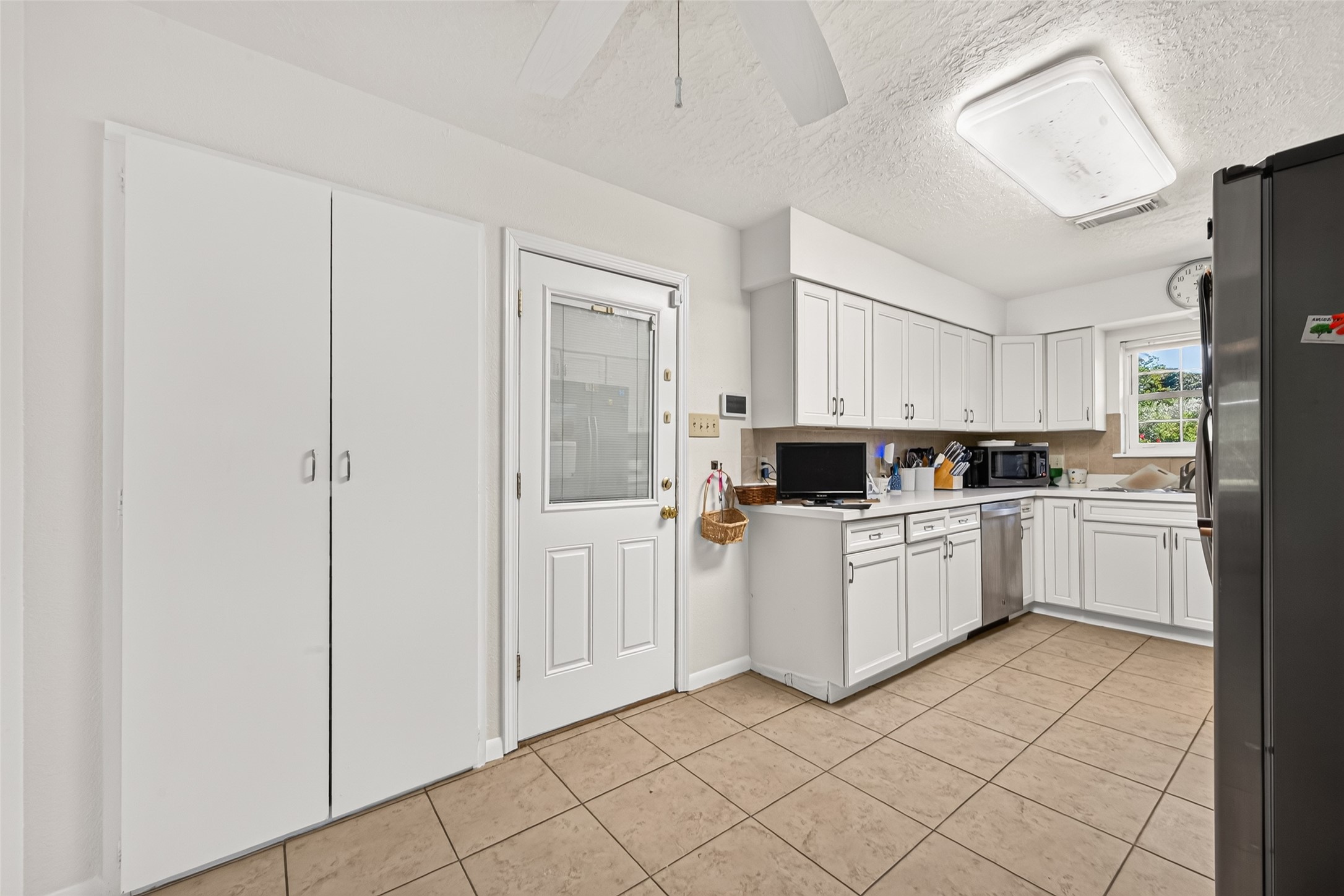 506 N Clear Creek Drive, Friendswood, TX 77546