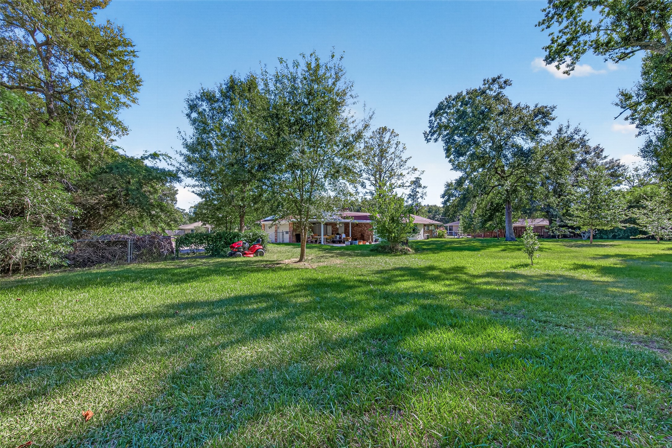 506 N Clear Creek Drive, Friendswood, TX 77546