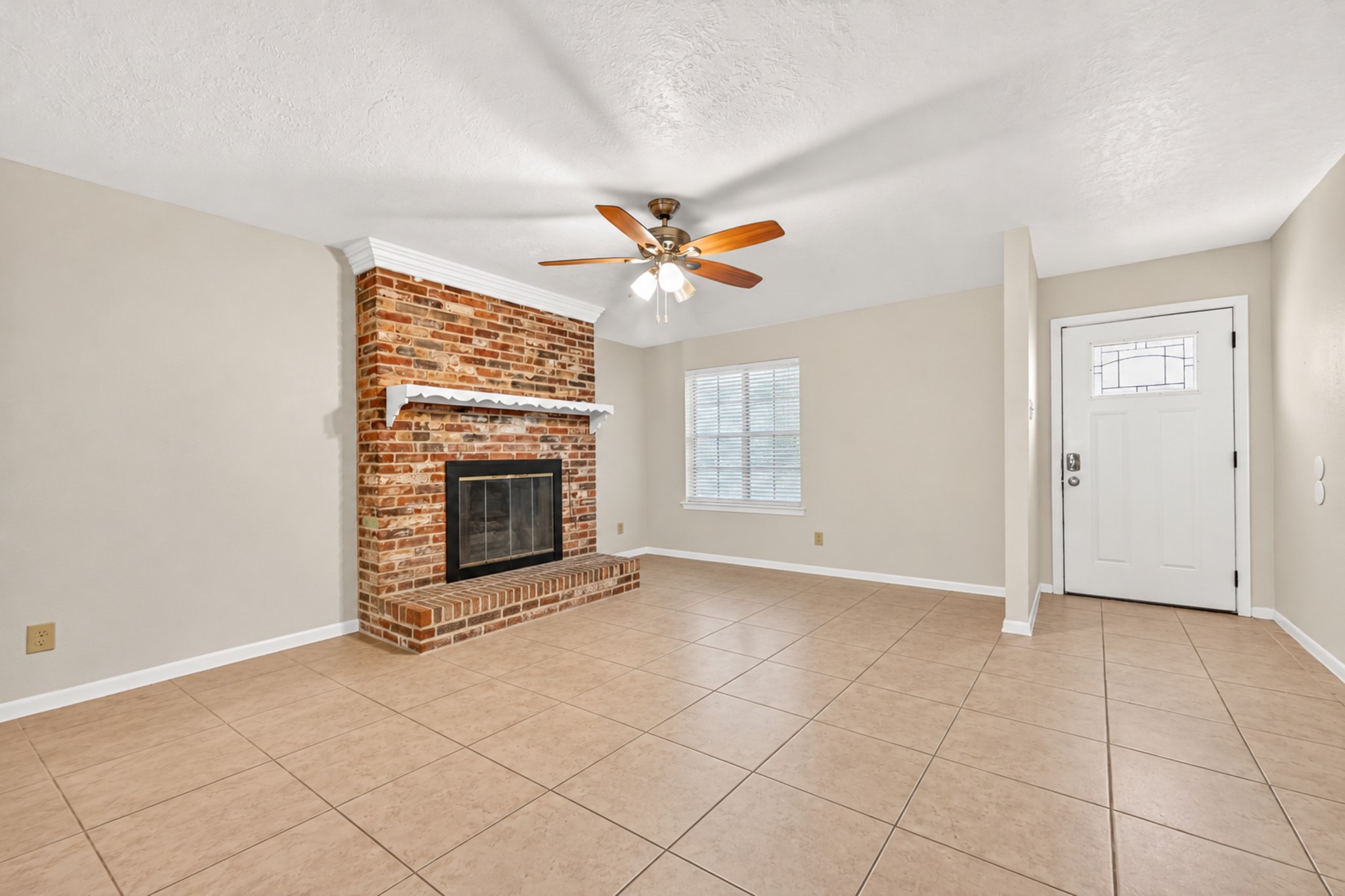 506 N Clear Creek Drive, Friendswood, TX 77546