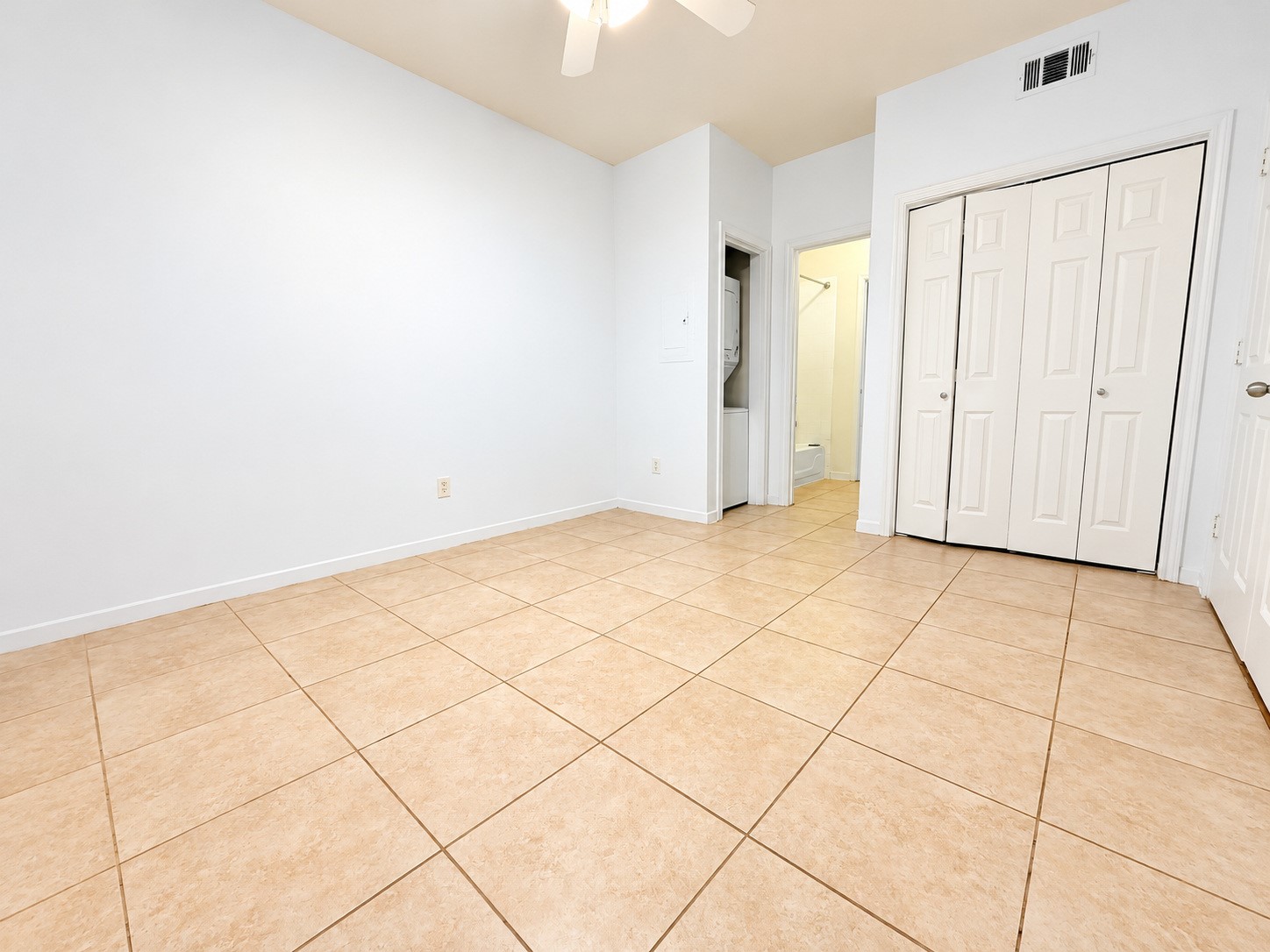 4041 Law Street, #606, Houston, TX 77005