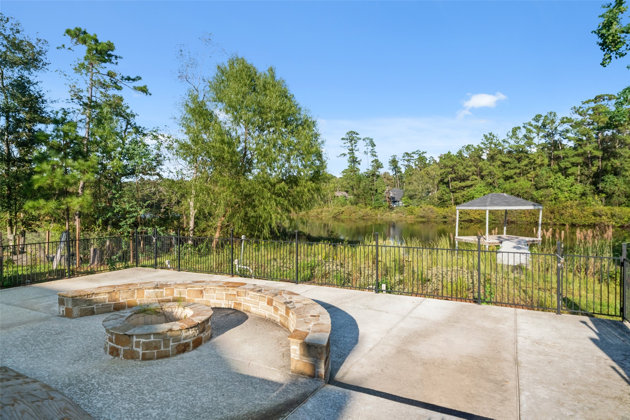 14986 Crockett Road, Willis, TX 77378