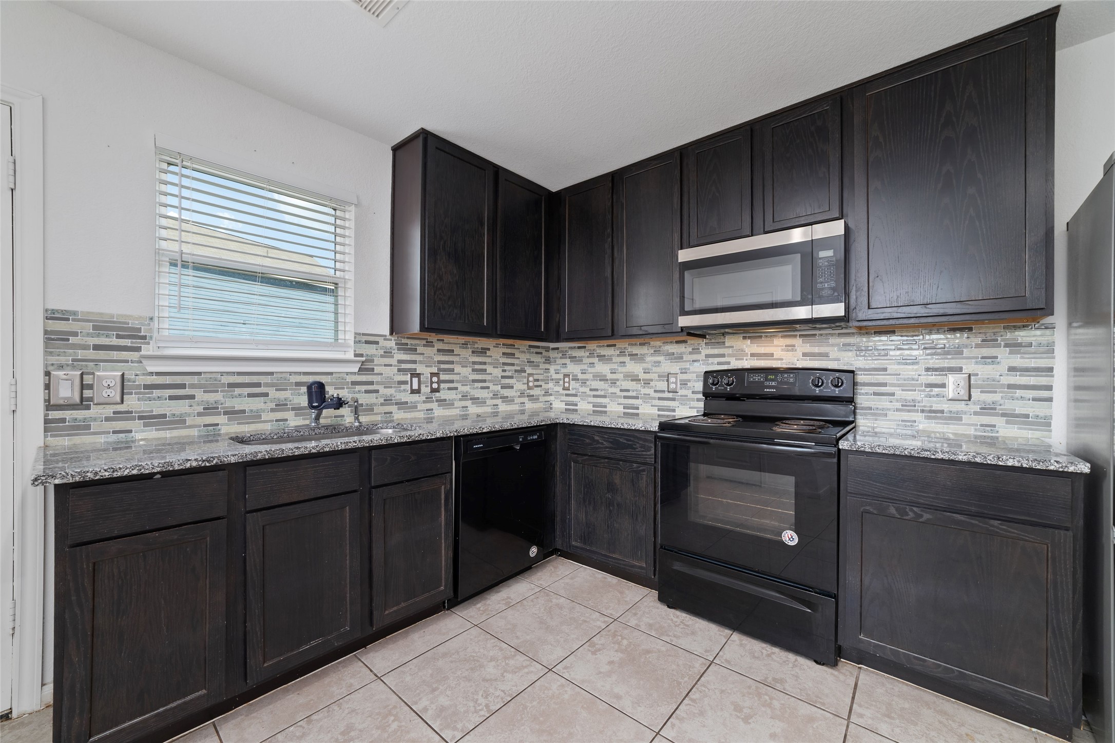 13070 Lake Conroe Bay Road, Willis, TX 77318