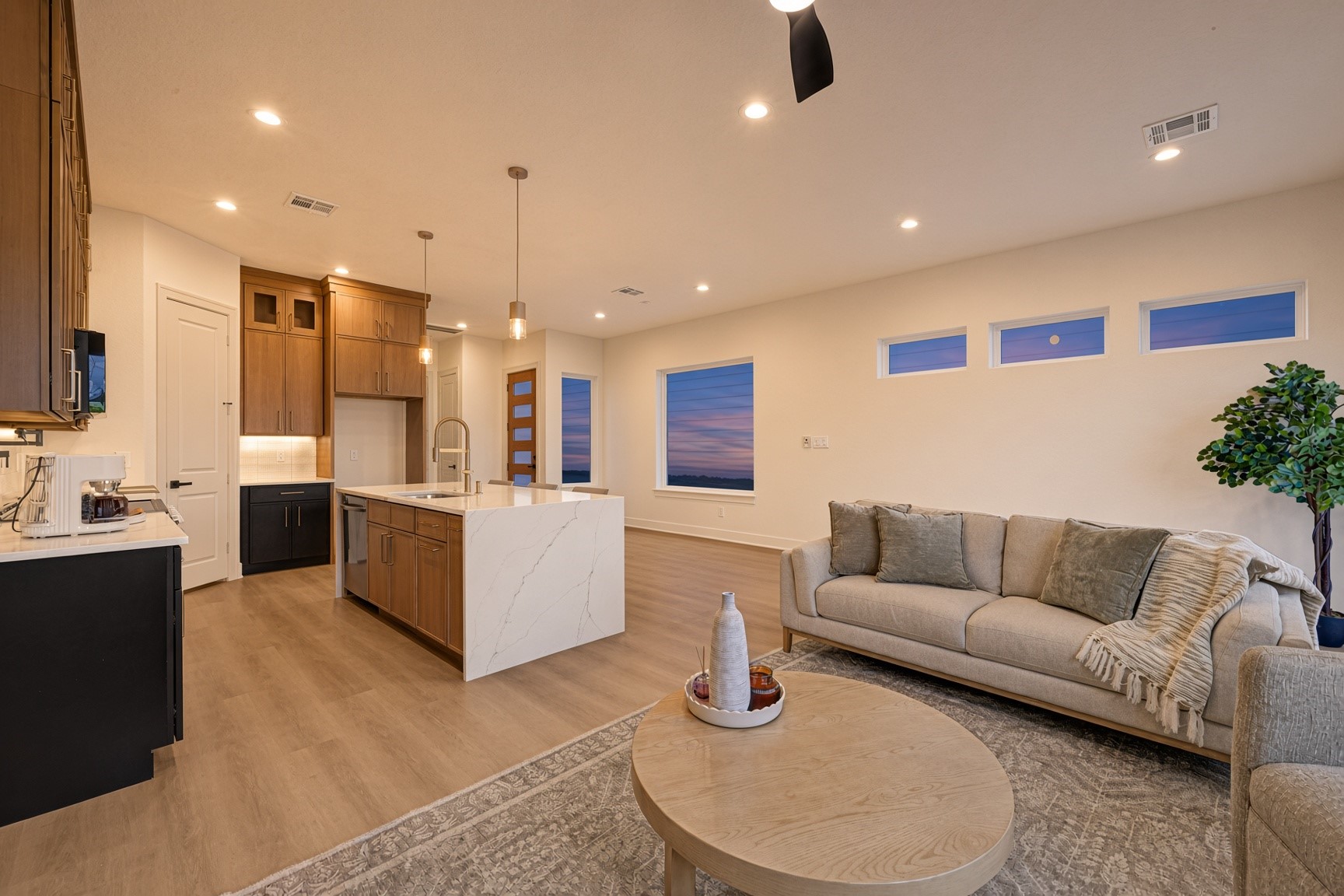 Welcome Home 3309 Maury St
Virtual Staging Welcome Home 3309 Maury St
Virtual Staging