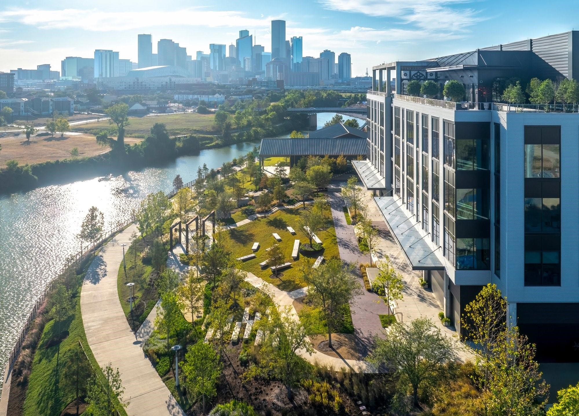 Just a mile from the brand new East River complex on the Bayou!