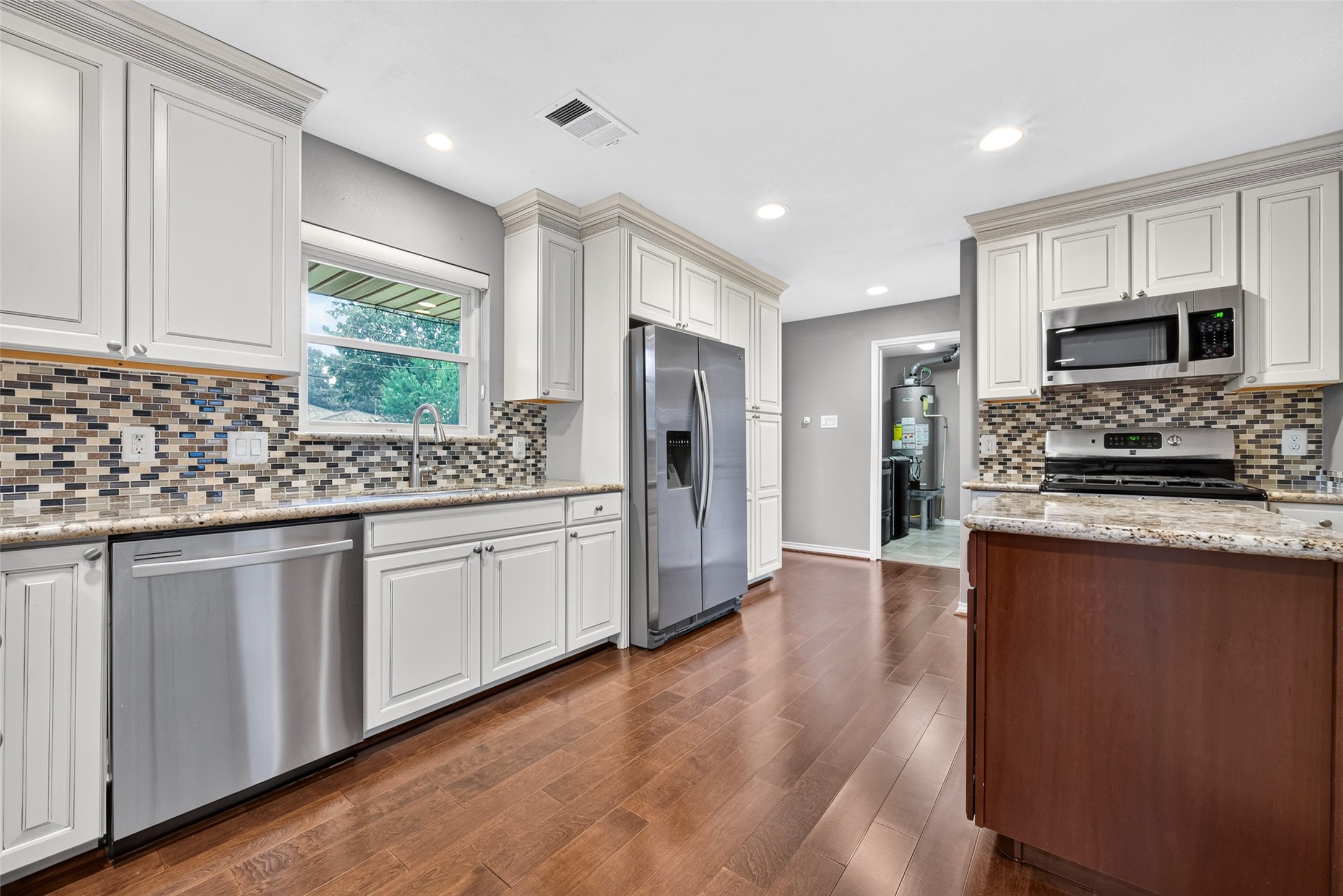 3107 Mona Lee Lane, Houston, TX 77080 3107 Mona Lee Lane, Houston, TX 77080