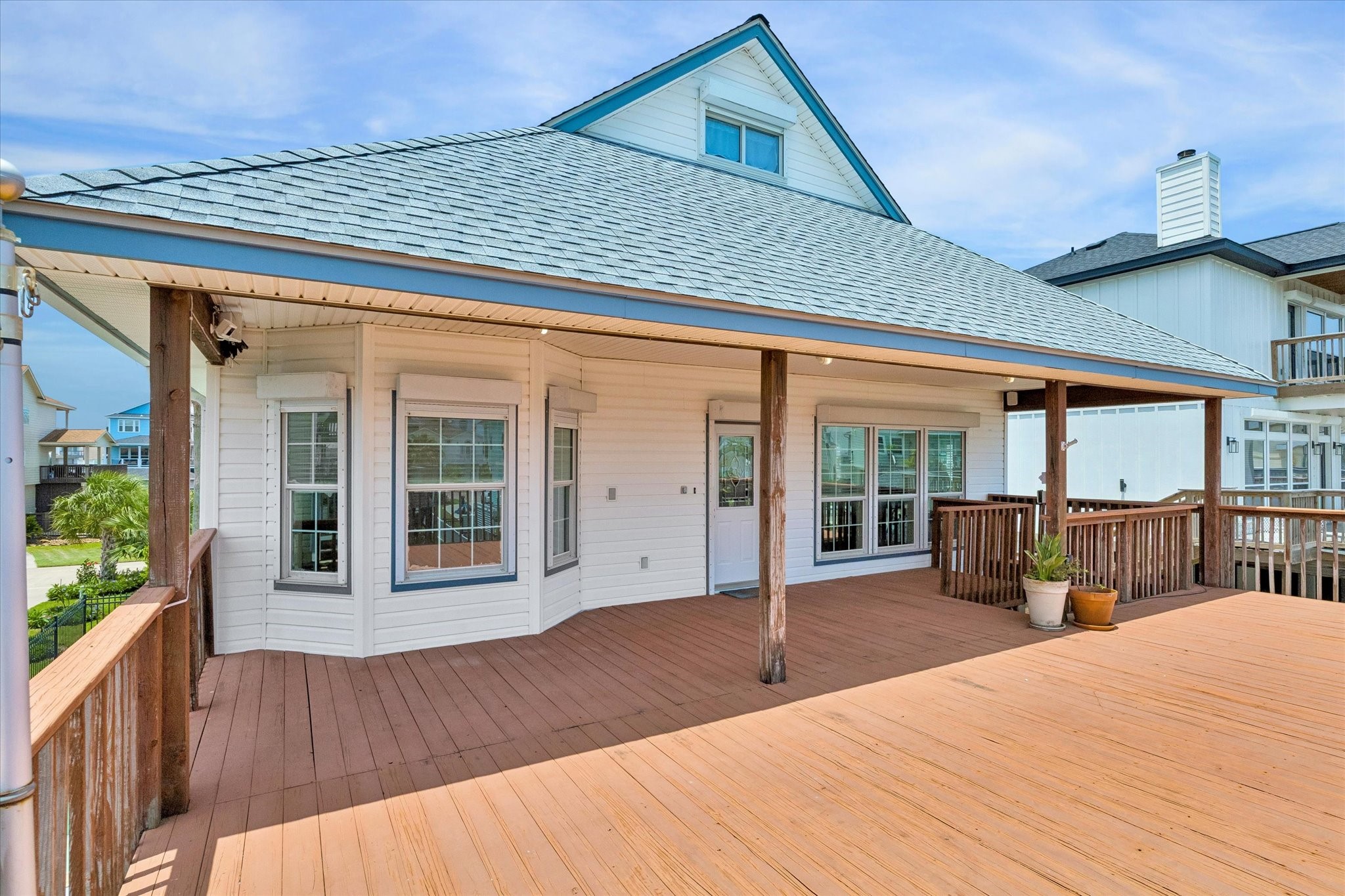 506 Westerly Drive, Tiki Island, TX 77554