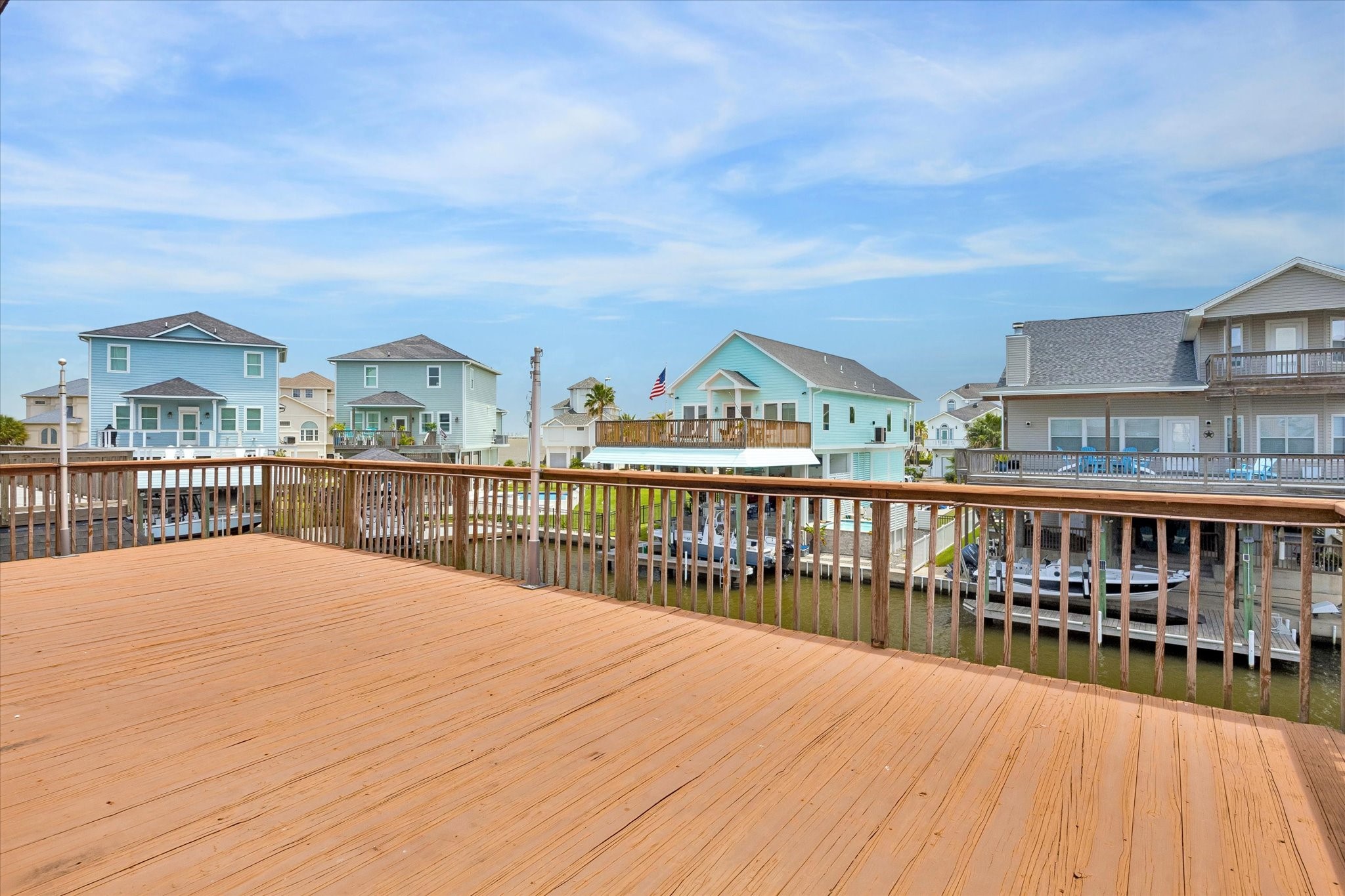 506 Westerly Drive, Tiki Island, TX 77554