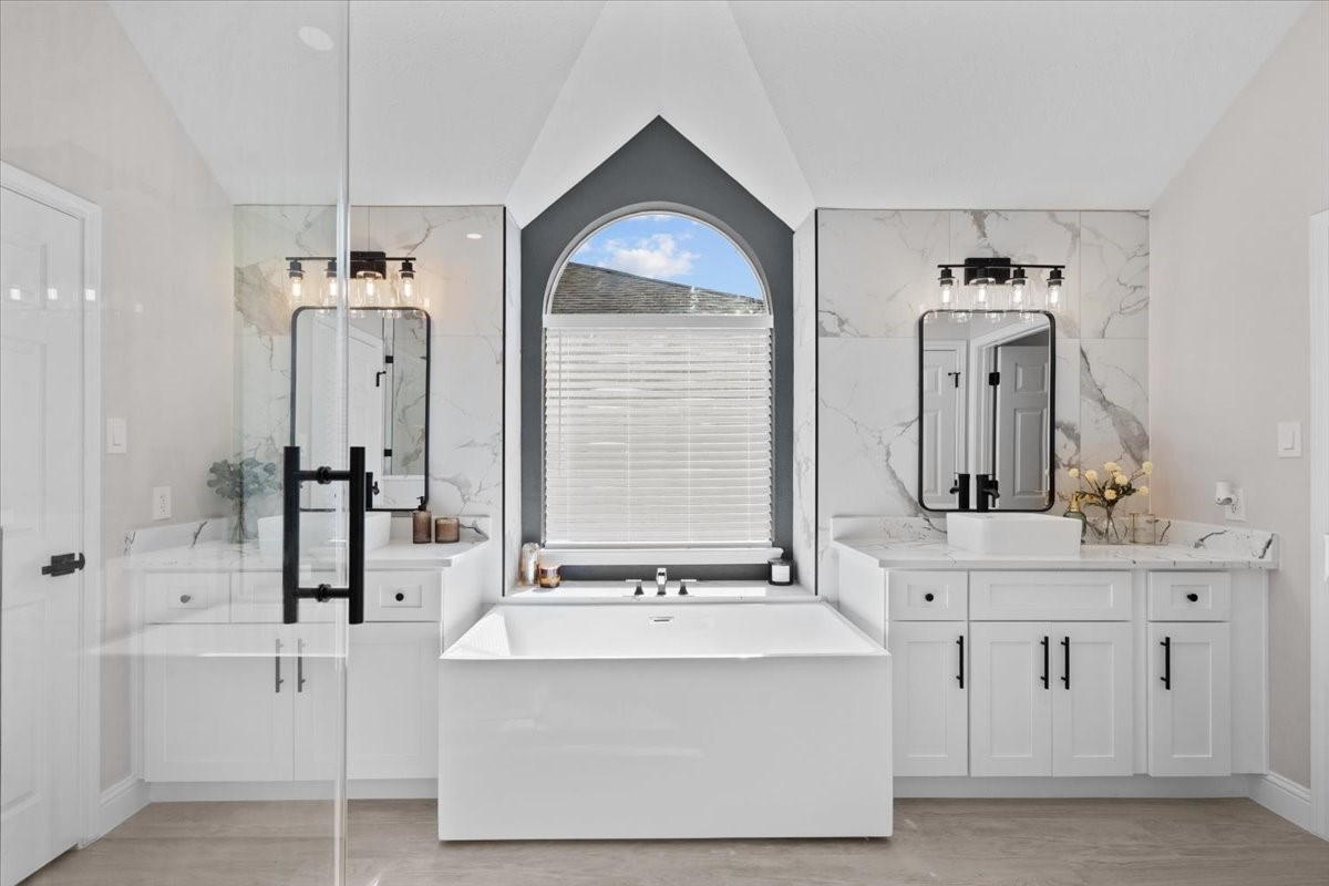 105 Barrington Pointe Court, League City, TX 77573