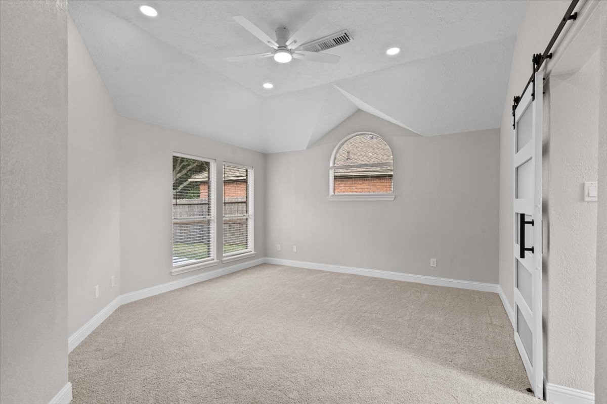 105 Barrington Pointe Court, League City, TX 77573