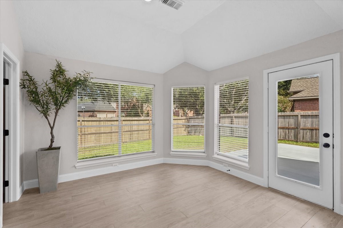 105 Barrington Pointe Court, League City, TX 77573