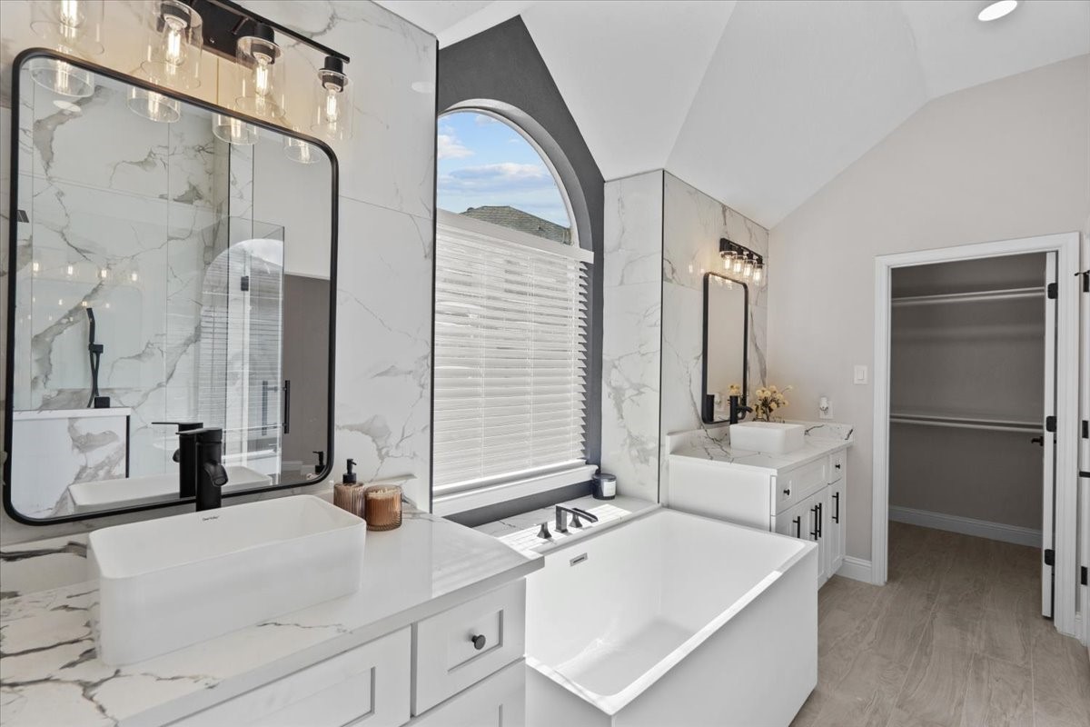 105 Barrington Pointe Court, League City, TX 77573