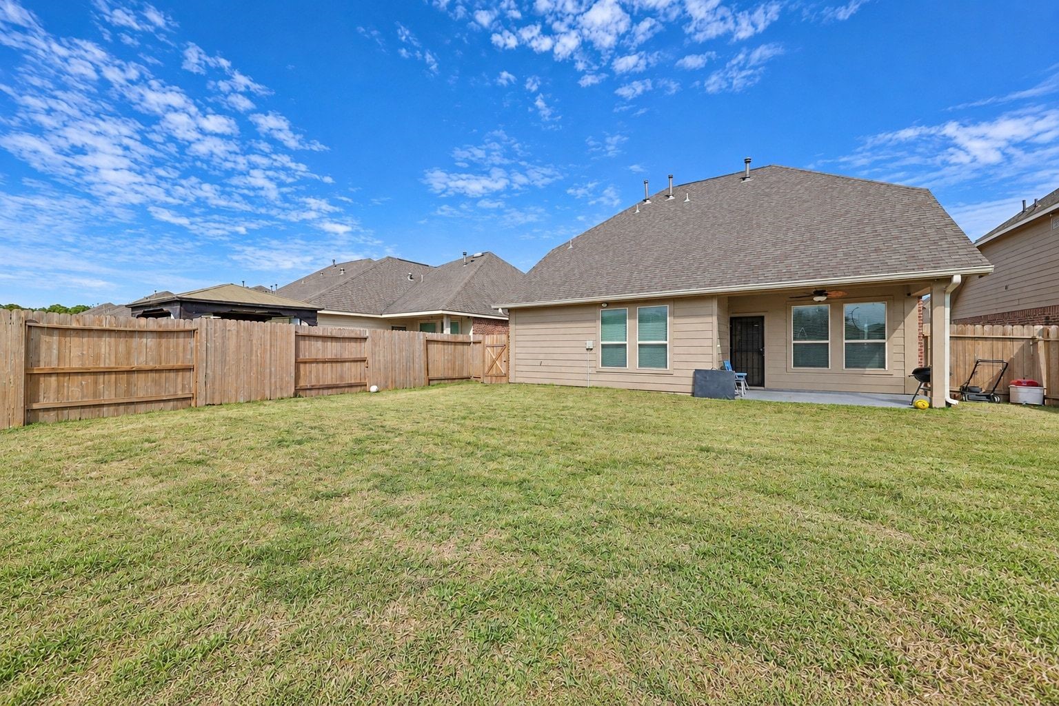 10518 Sun River Falls Drive, Humble, TX 77396