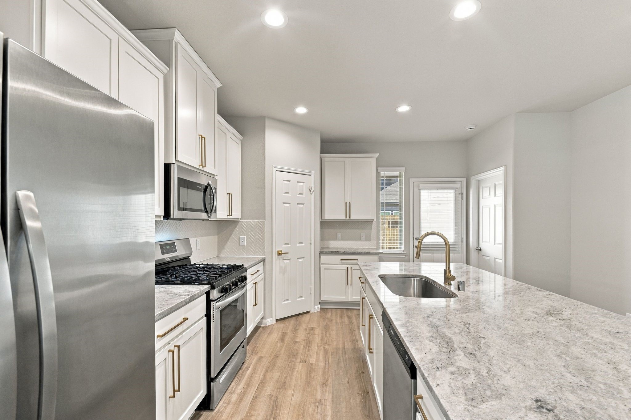 10119 Gold Finch Run, Magnolia, TX 77354