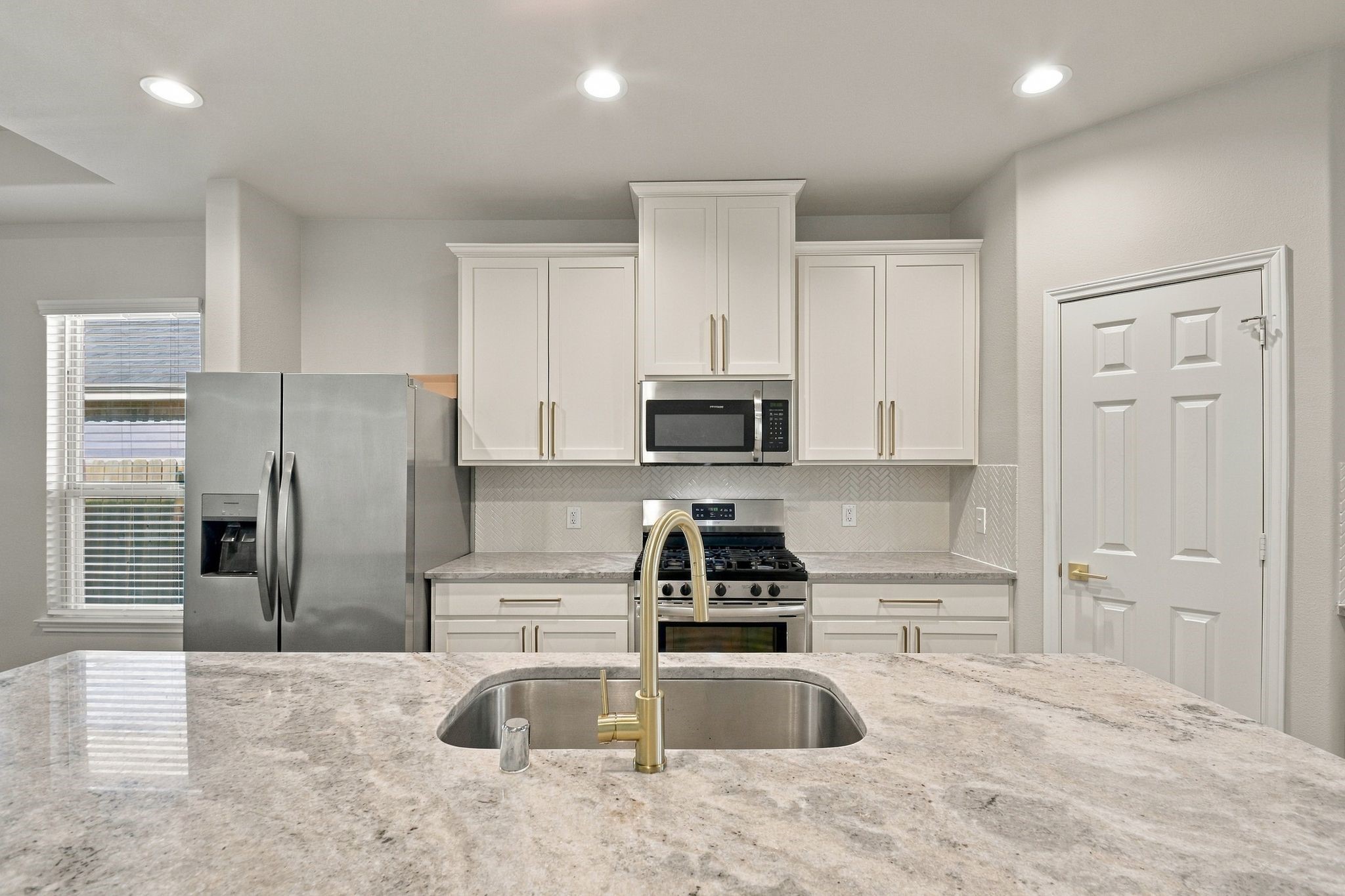 10119 Gold Finch Run, Magnolia, TX 77354