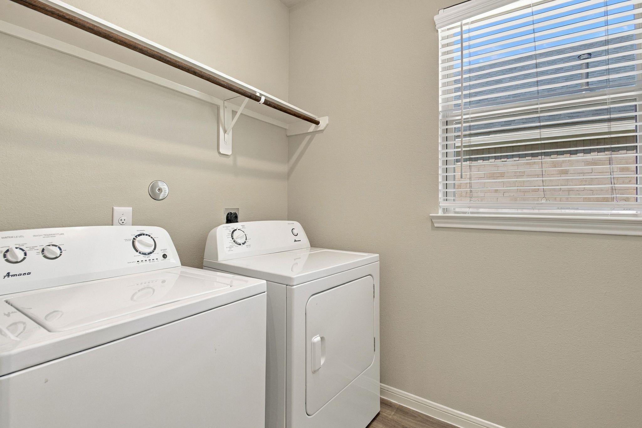 10119 Gold Finch Run, Magnolia, TX 77354
