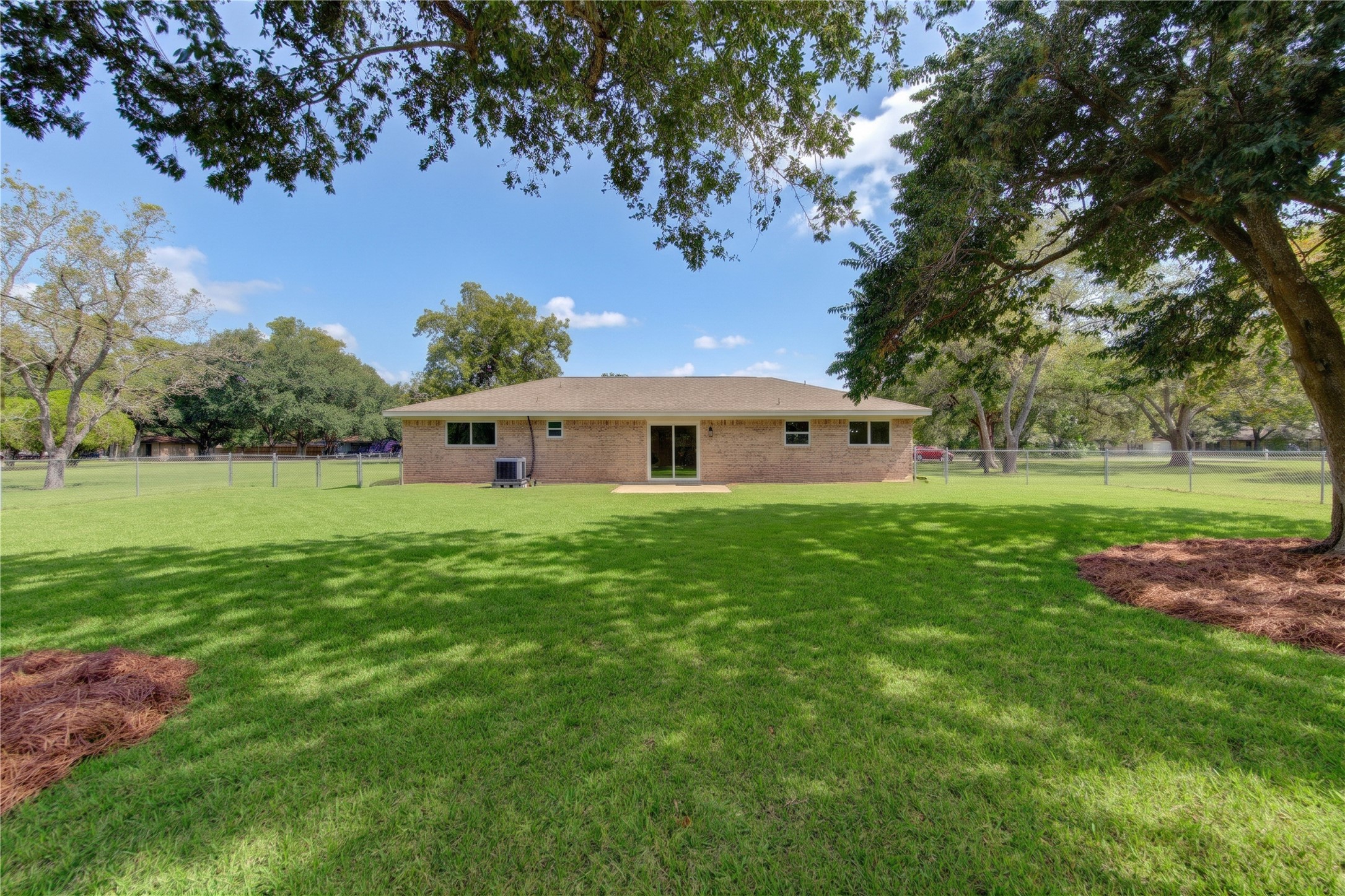 13415 Winston Drive, Santa Fe, TX 77517