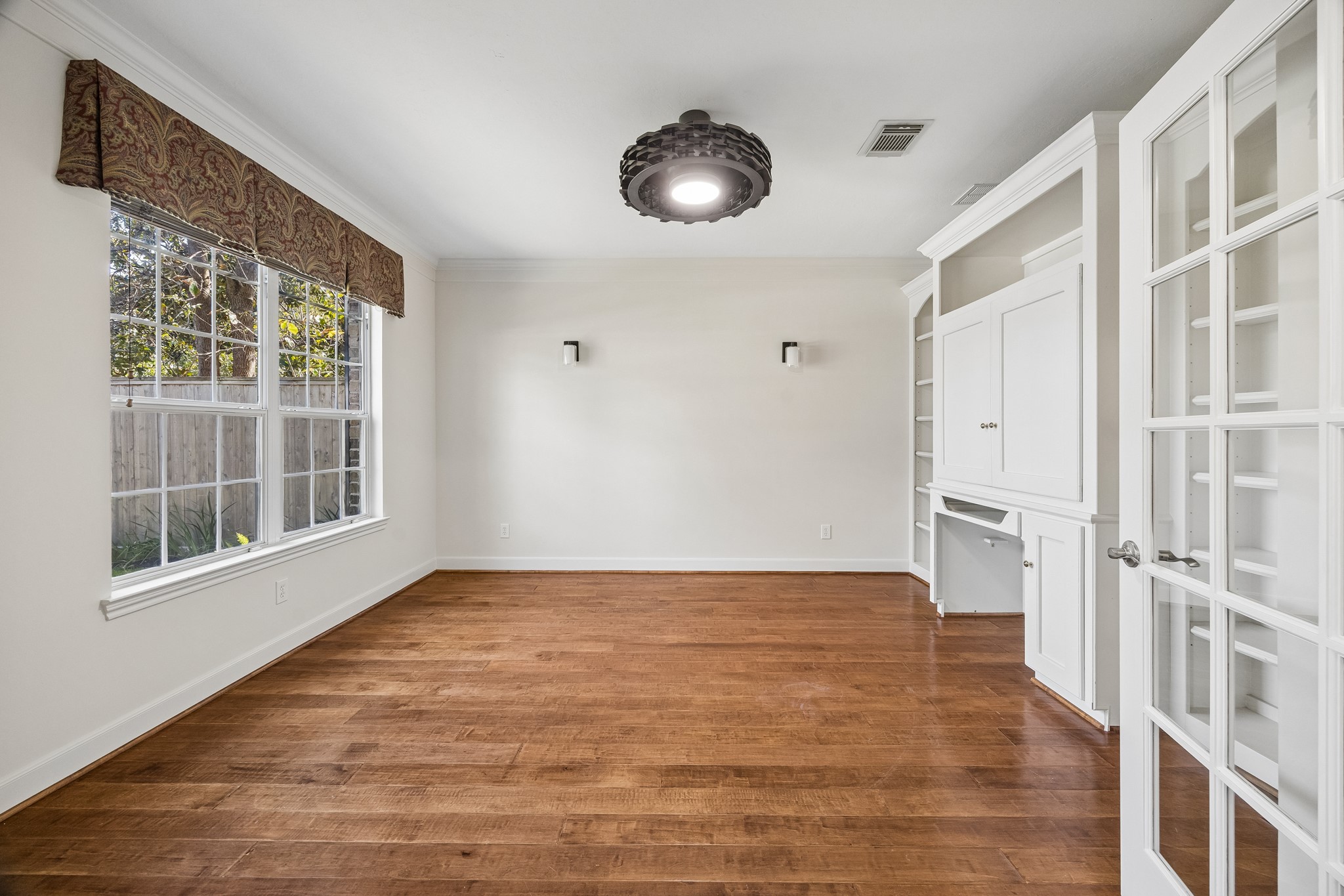 1439 Waverly Street, Houston, TX 77008