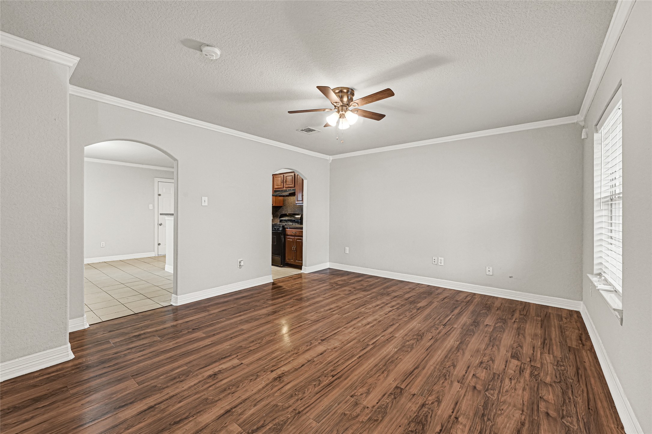 5826 Darlington Oak Street, Houston, TX 77016 5826 Darlington Oak Street, Houston, TX 77016