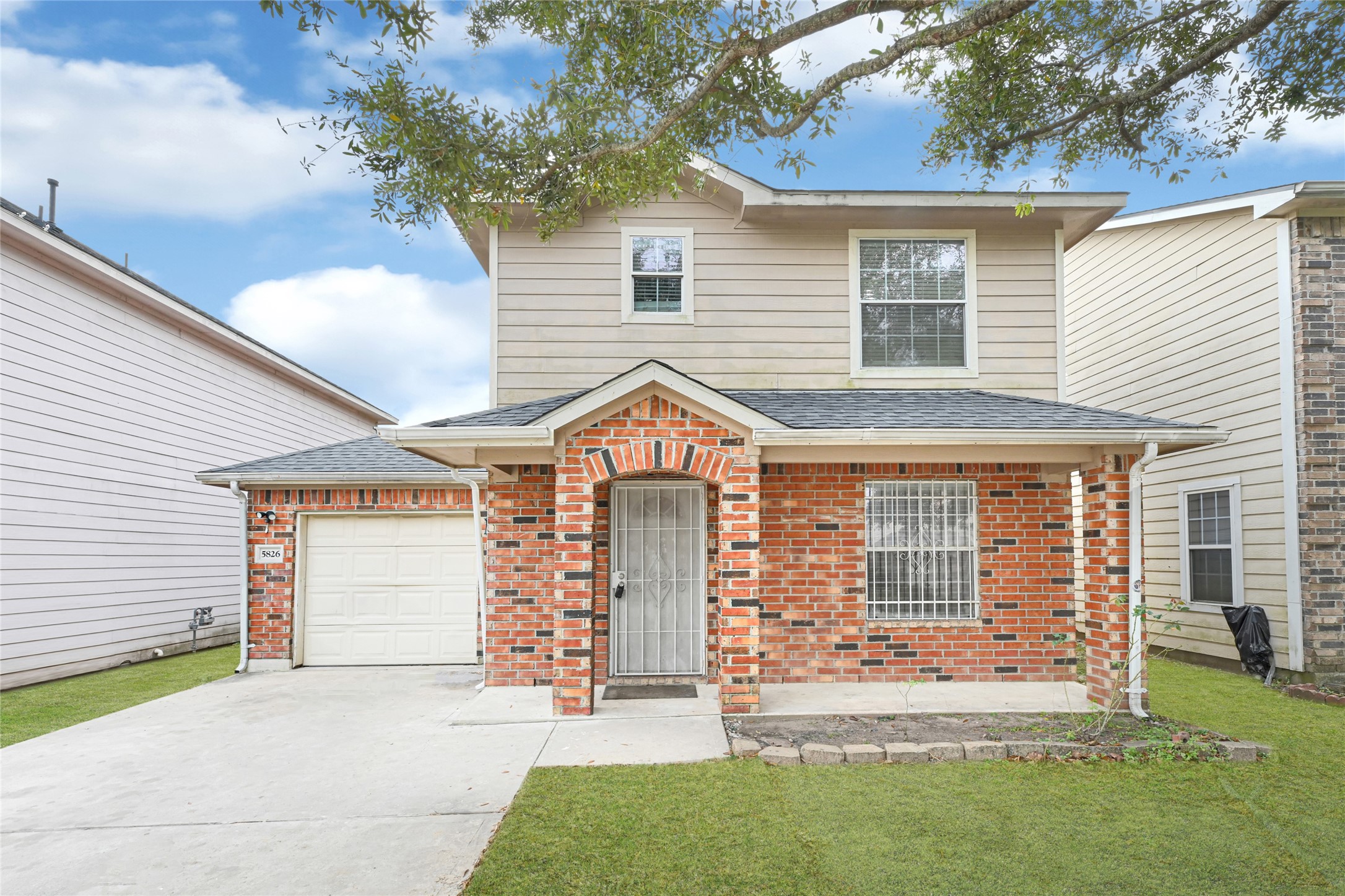 5826 Darlington Oak Street, Houston, TX 77016 5826 Darlington Oak Street, Houston, TX 77016