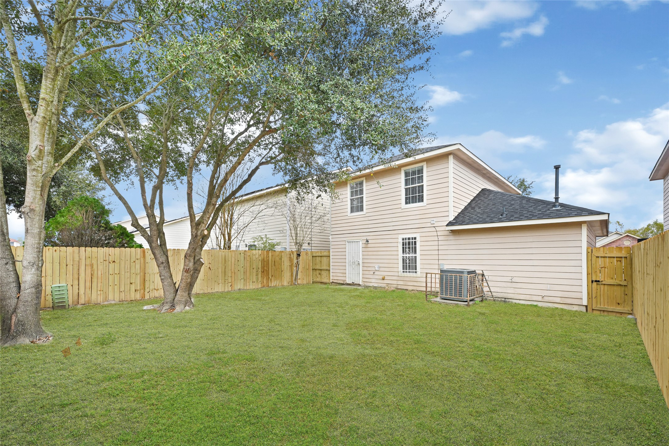 5826 Darlington Oak Street, Houston, TX 77016