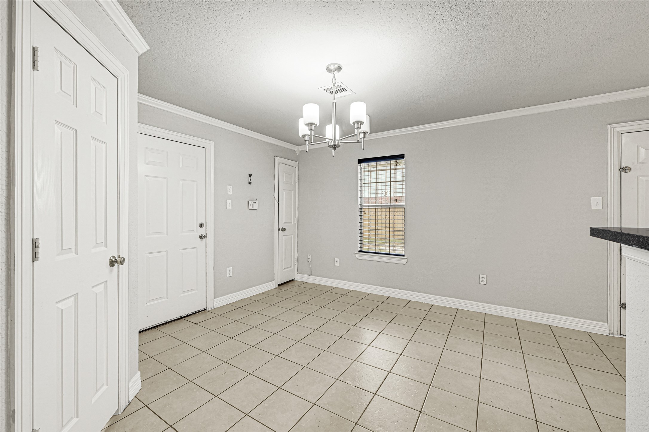5826 Darlington Oak Street, Houston, TX 77016 5826 Darlington Oak Street, Houston, TX 77016