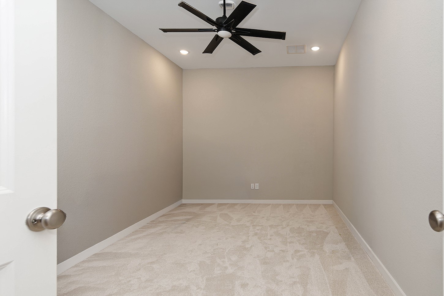 261 Monte Carlo Lane, Montgomery, TX 77316 261 Monte Carlo Lane, Montgomery, TX 77316