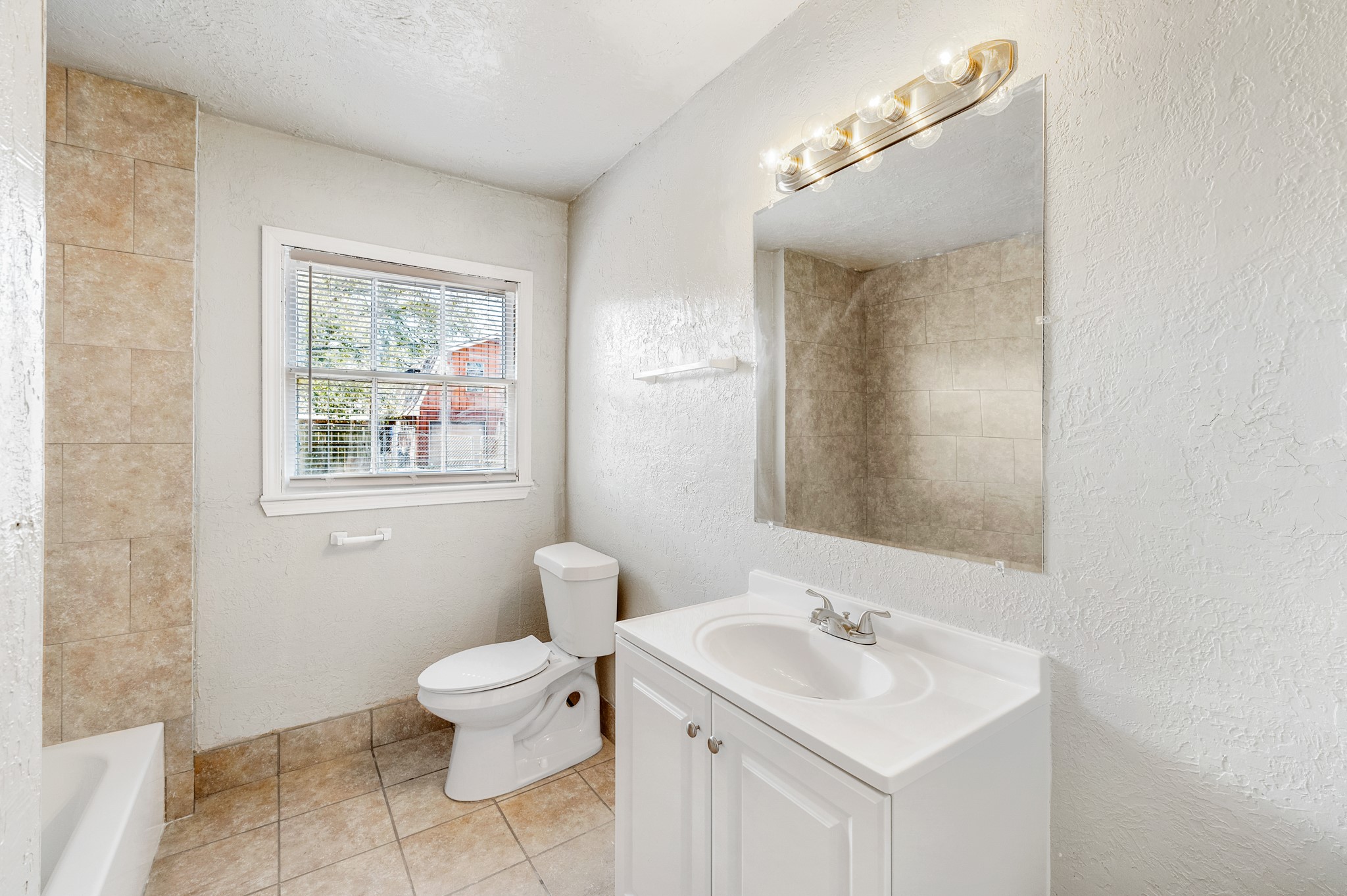 2013 5th Avenue N, Texas City, TX 77590