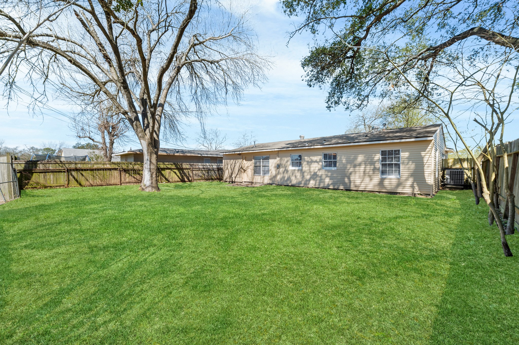 2013 5th Avenue N, Texas City, TX 77590