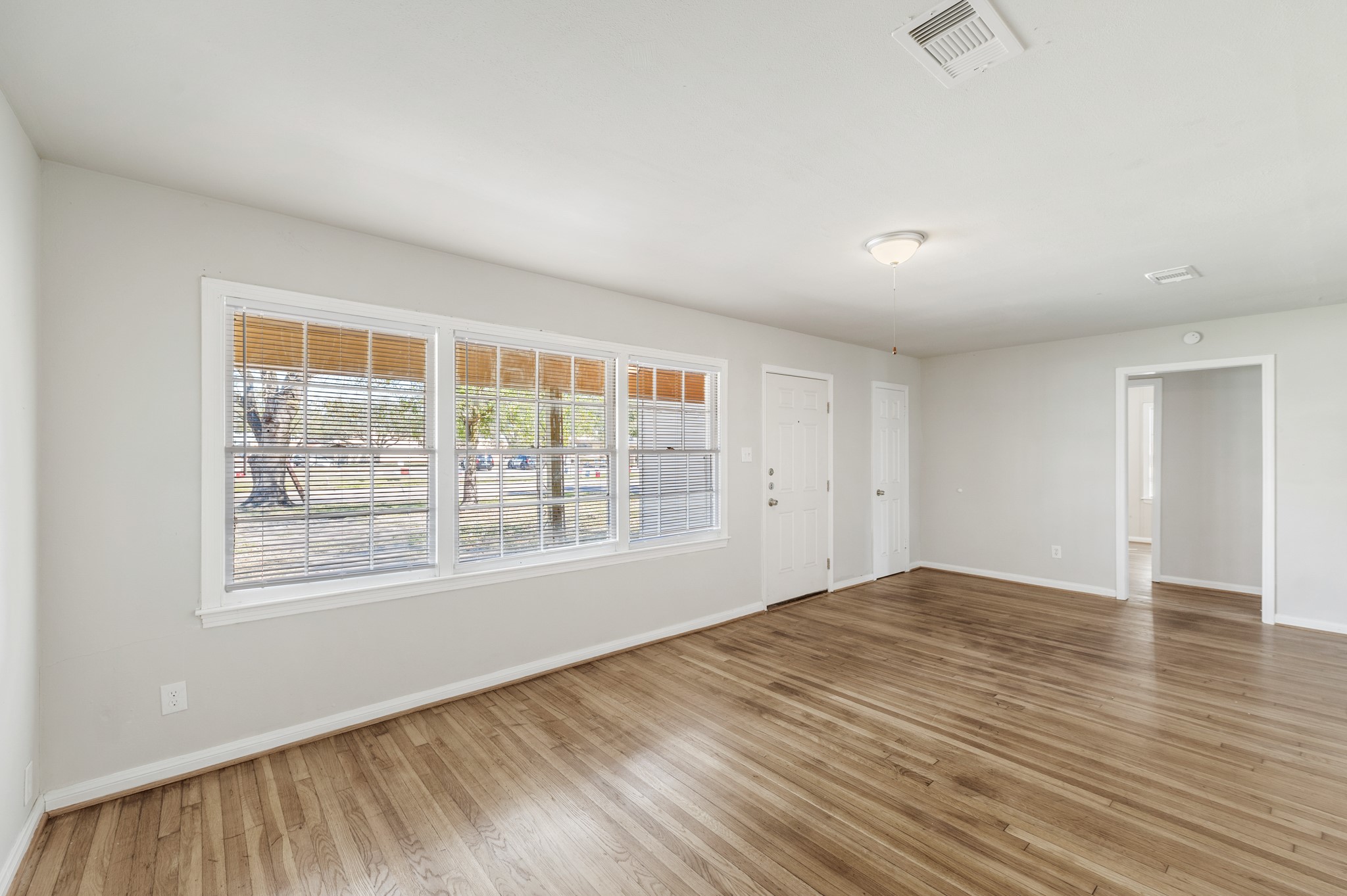 2013 5th Avenue N, Texas City, TX 77590