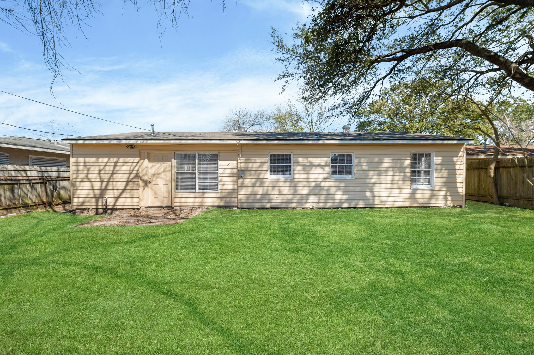 2013 5th Avenue N, Texas City, TX 77590