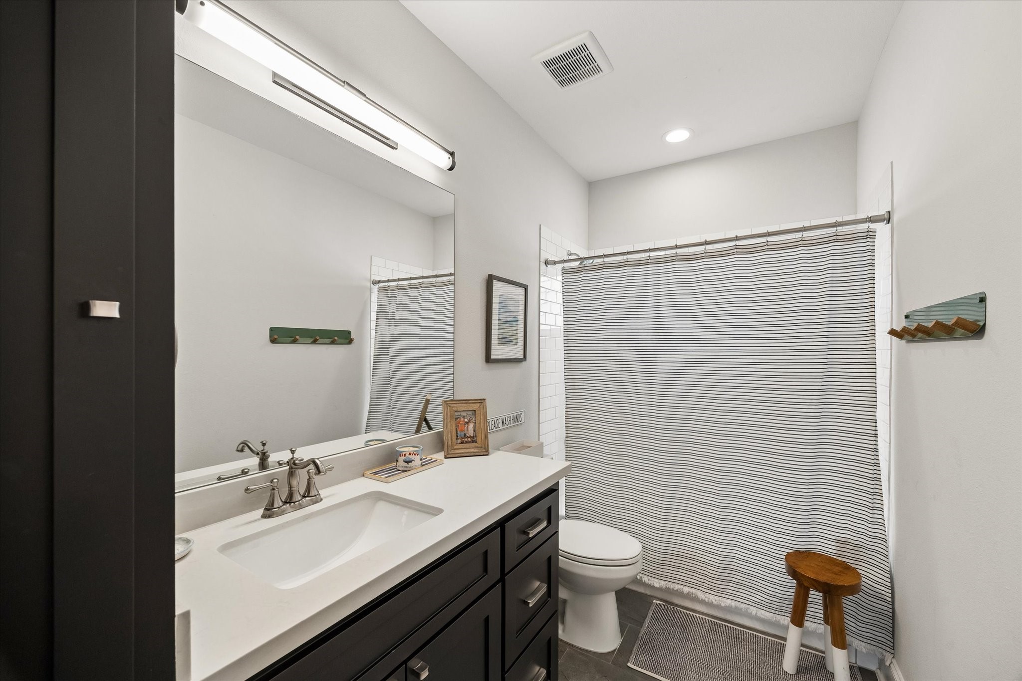 Shared bath with bedroom 3 & 4